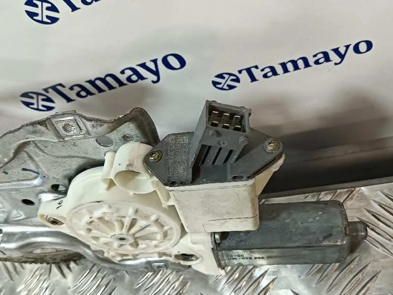 Elevalunas Delantero Derecho para Toyota Avensis Wagon (T25)