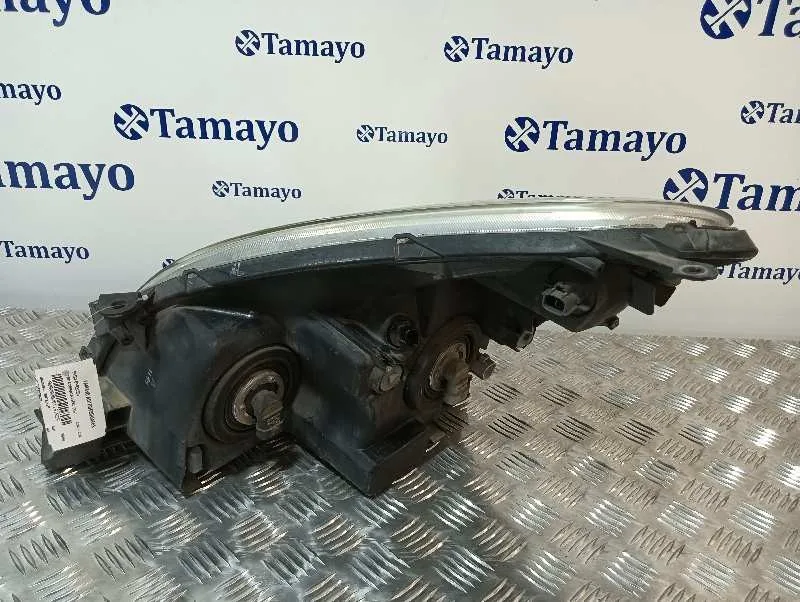 Faro Derecho para Toyota Corolla Verso (R1)