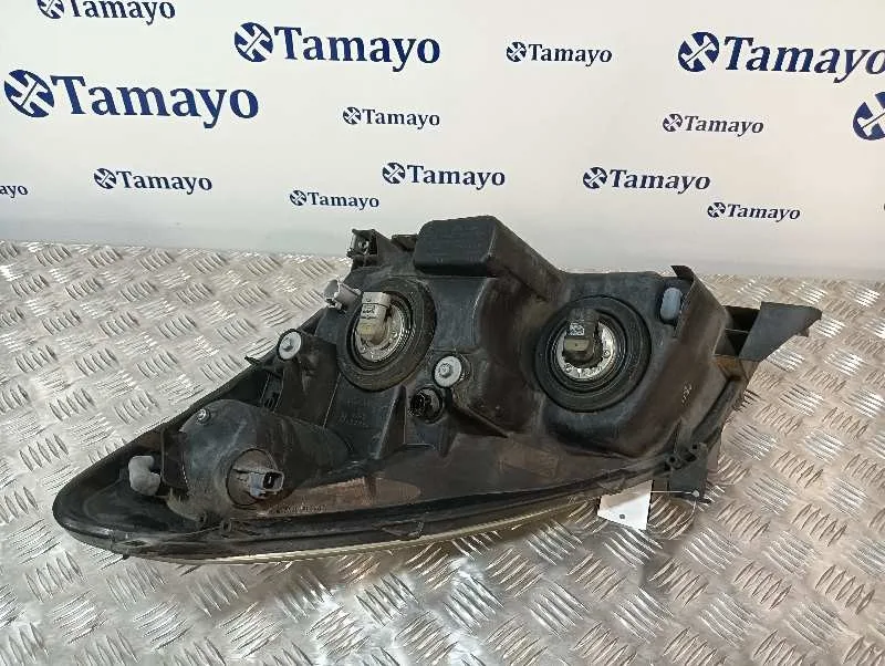 Faro Derecho para Toyota Corolla Verso (R1)