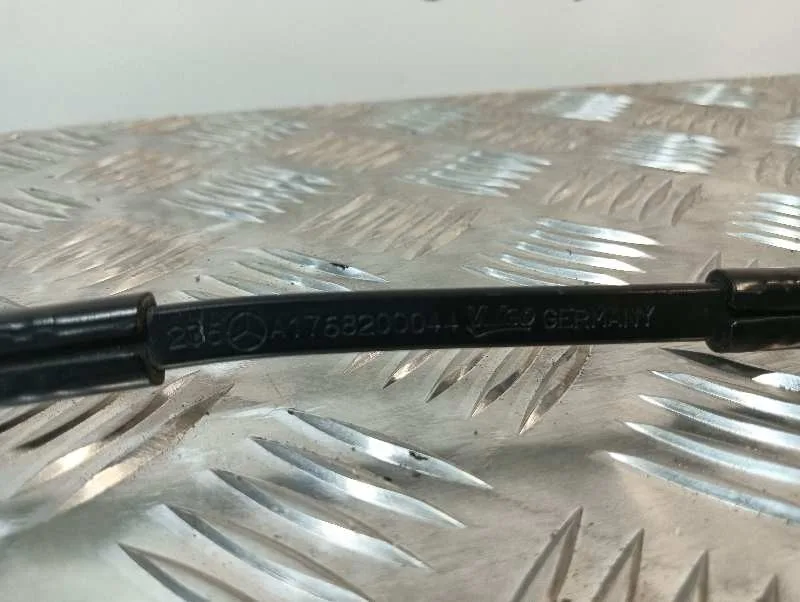 Brazo Limpia Delantero Izquierdo para Mercedes-Benz Clase Gla (W156)