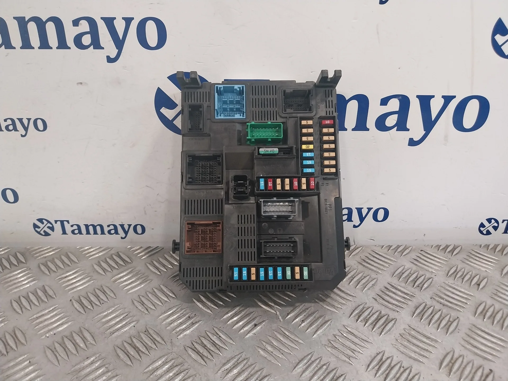 Caja Reles / Fusibles para Peugeot 208