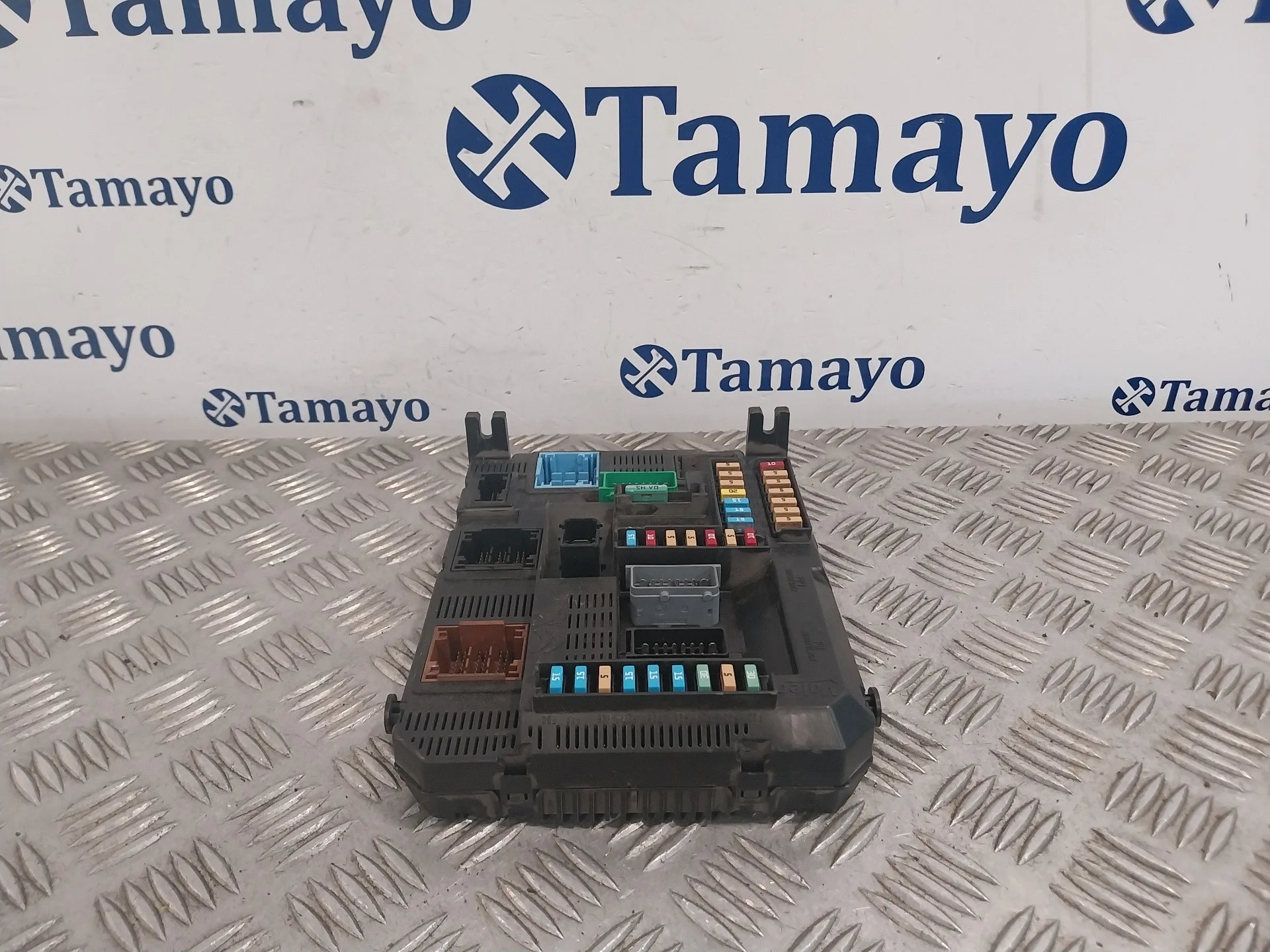 Caja Reles / Fusibles para Peugeot 208