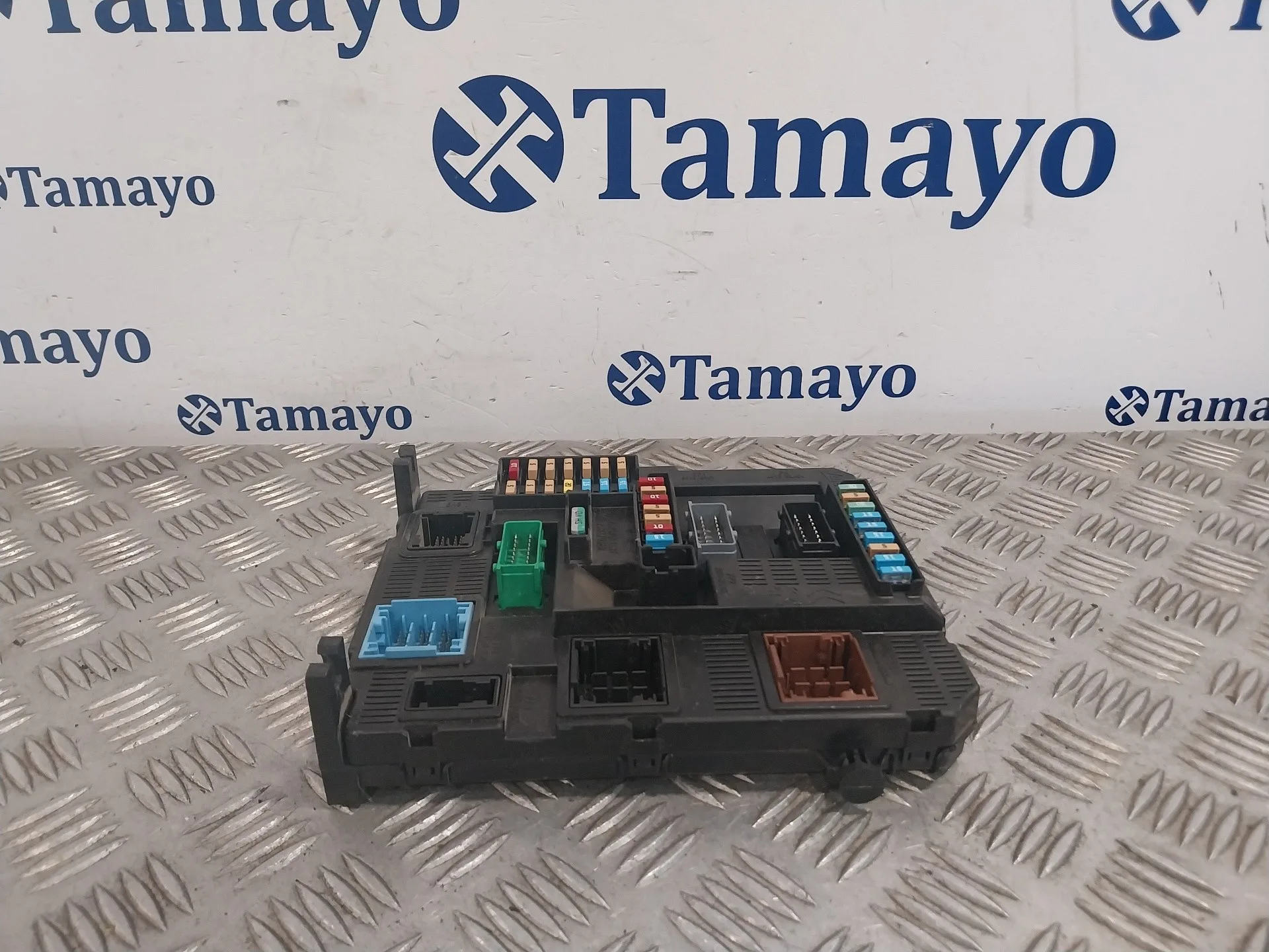 Caja Reles / Fusibles para Peugeot 208