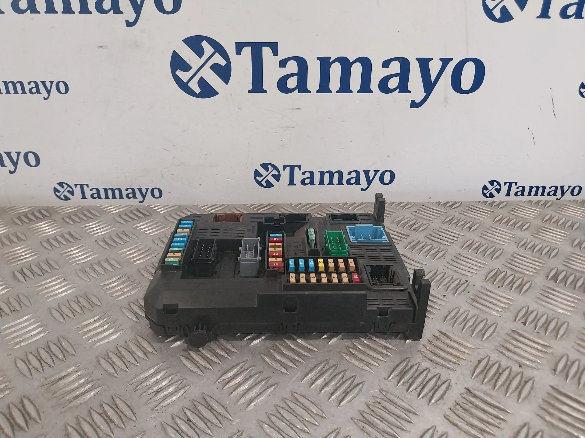 Caja Reles / Fusibles para Peugeot 208