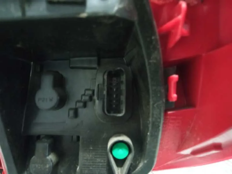Piloto Trasero Izquierdo para Renault Clio Iii
