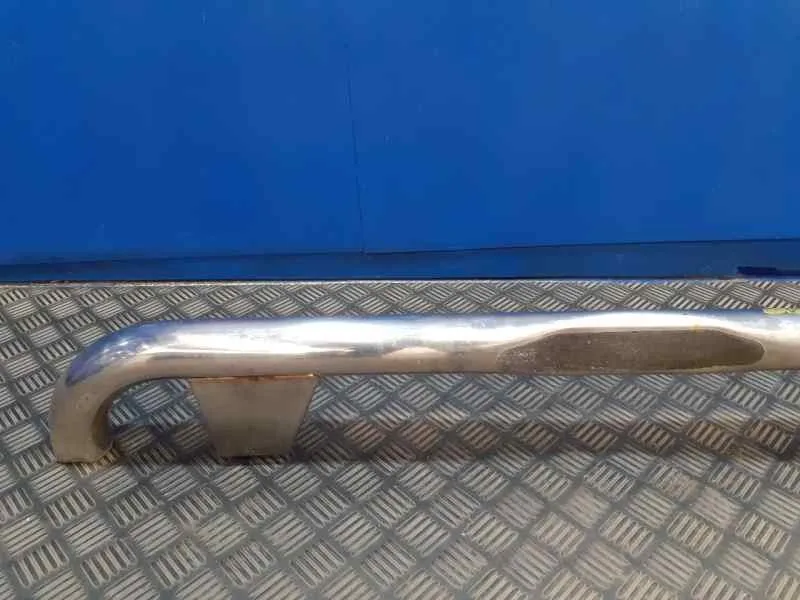 Estribo Derecho para Chrysler Jeep Cherokee (Kj)