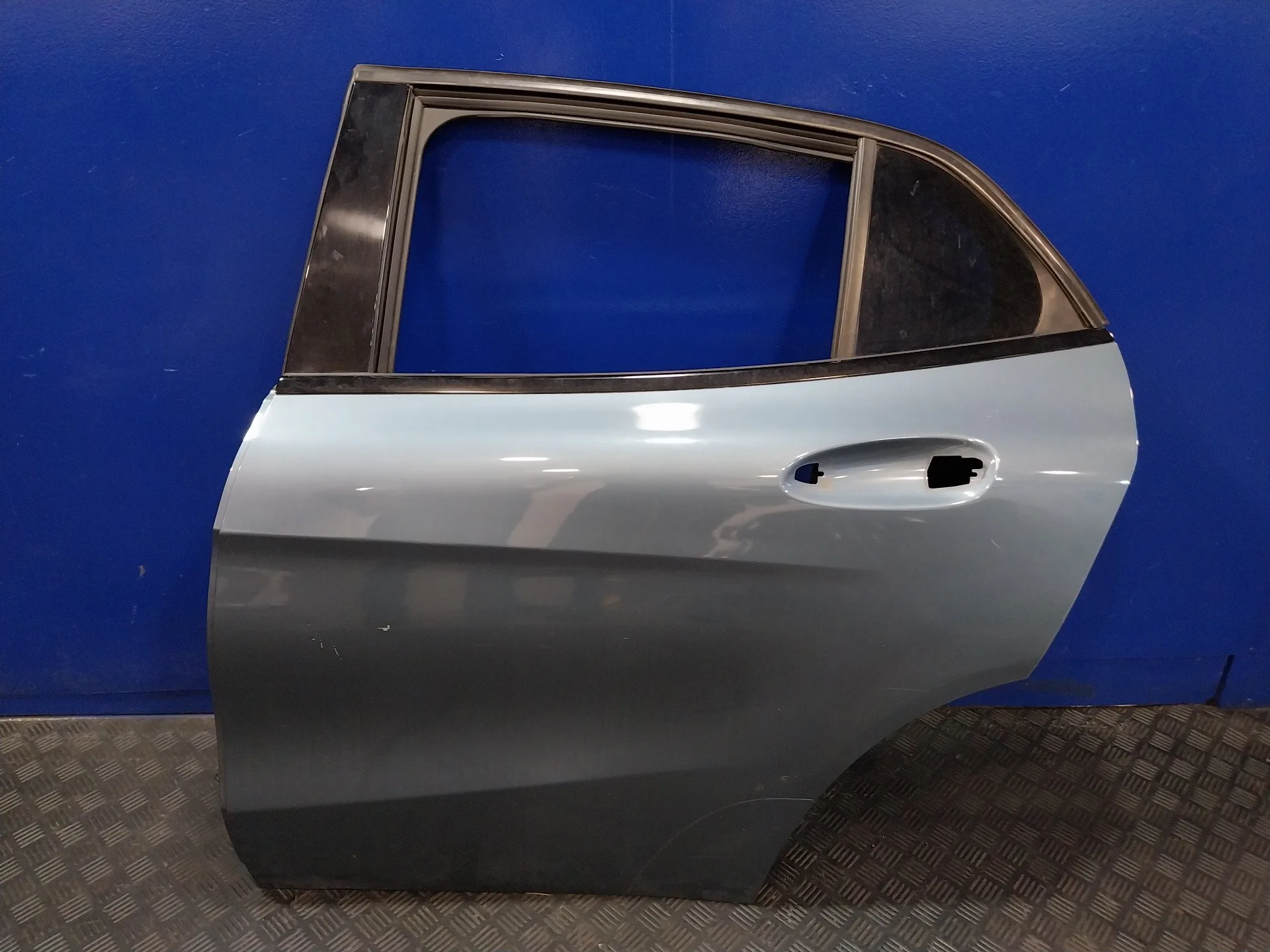 Puerta Trasera Izquierda para Mercedes-Benz Clase Gla (W156)