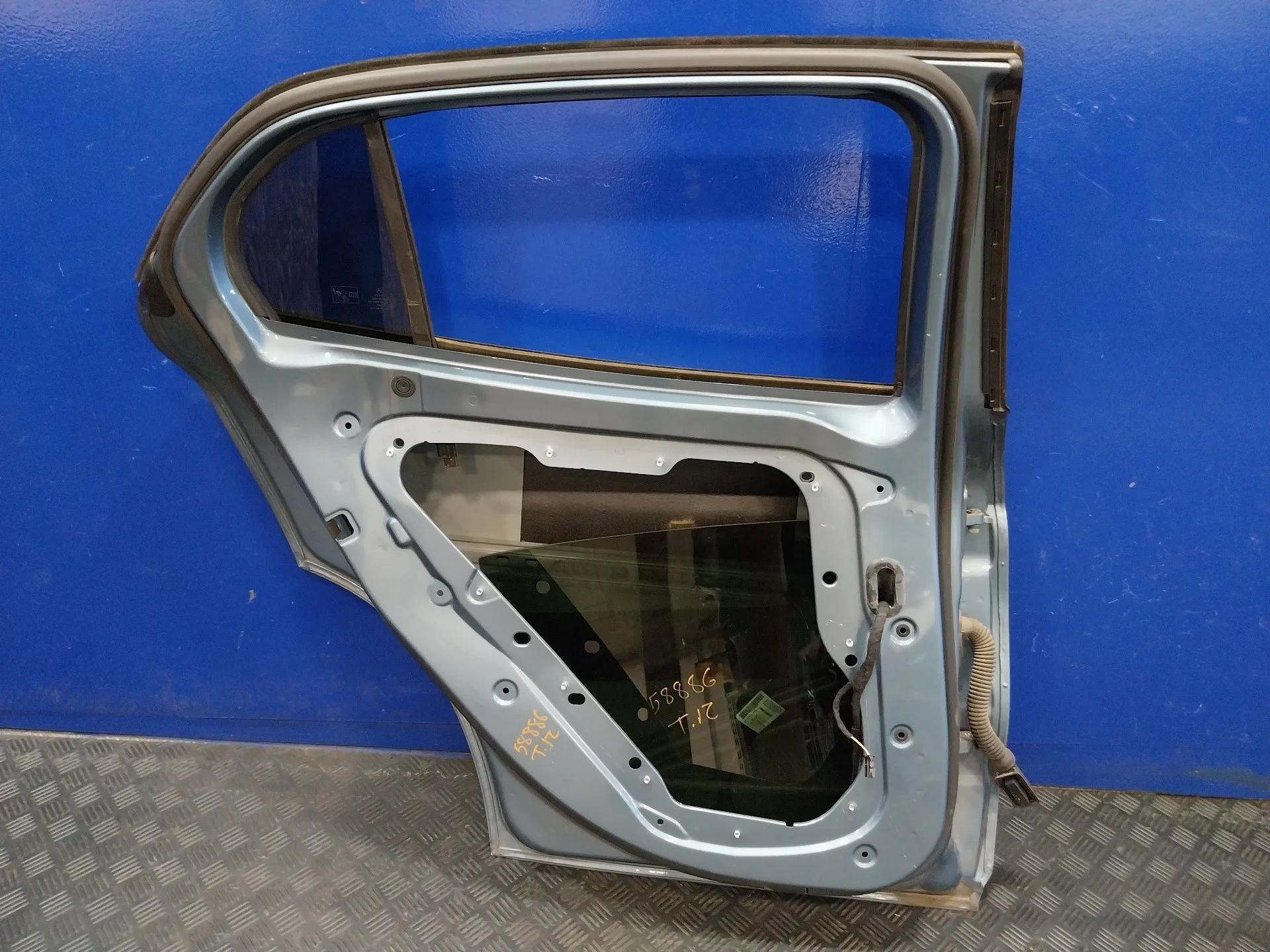 Puerta Trasera Izquierda para Mercedes-Benz Clase Gla (W156)