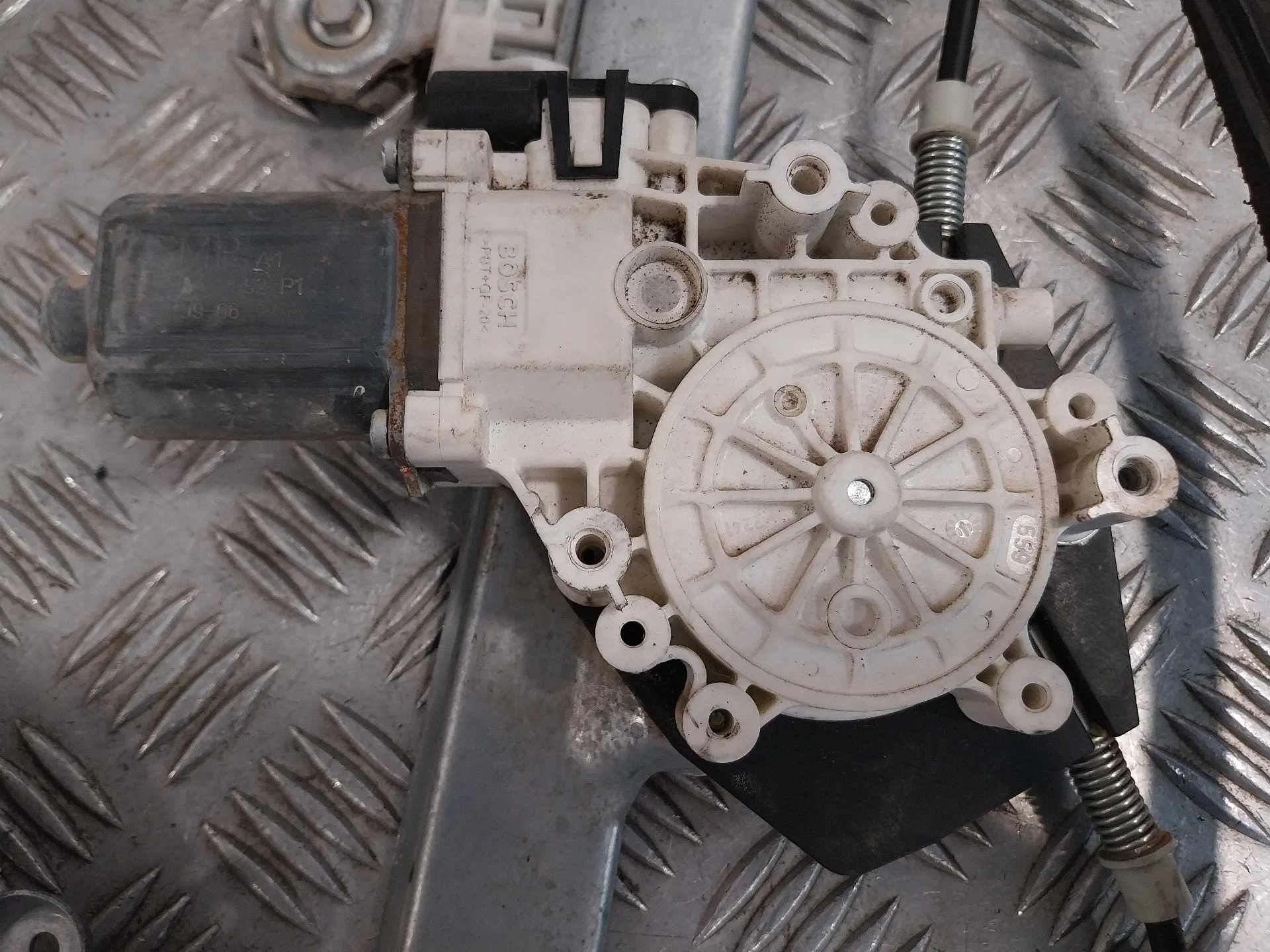 Elevalunas Delantero Derecho para Mitsubishi Colt Berlina 3 (Z30)