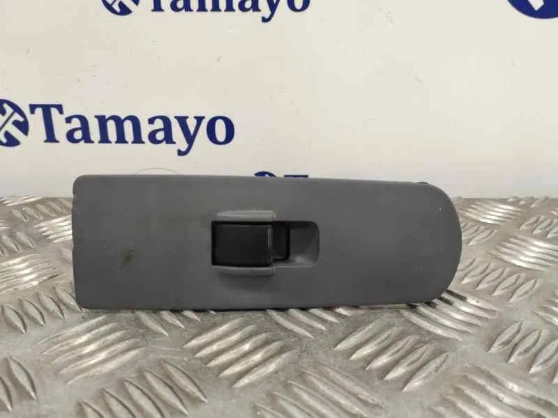 Mando Elevalunas Delantero Derecho para Mitsubishi Colt Berlina 5 (Z30A)