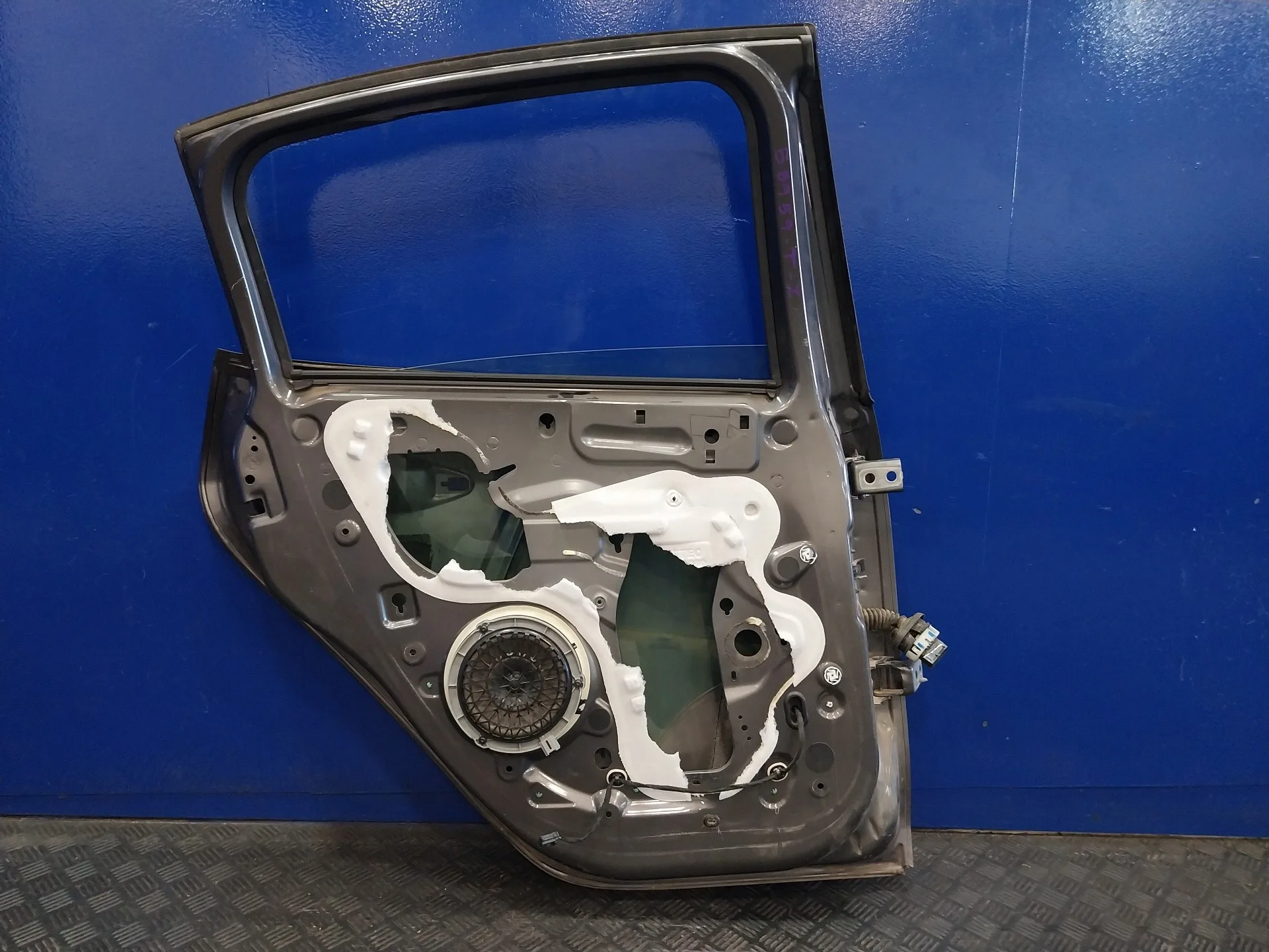 Puerta Trasera Izquierda para Peugeot 208