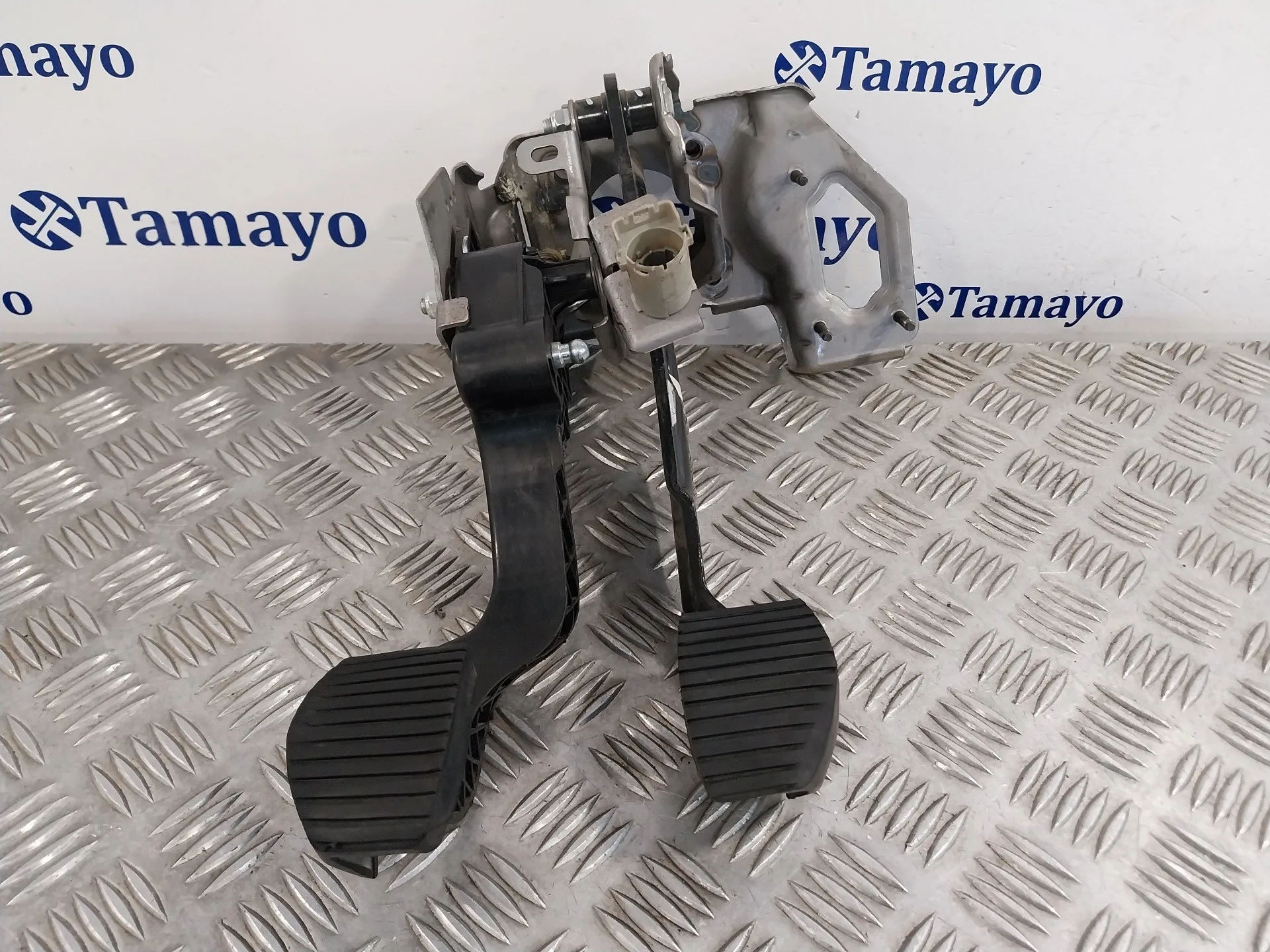 Pedal Embrague para Peugeot 208
