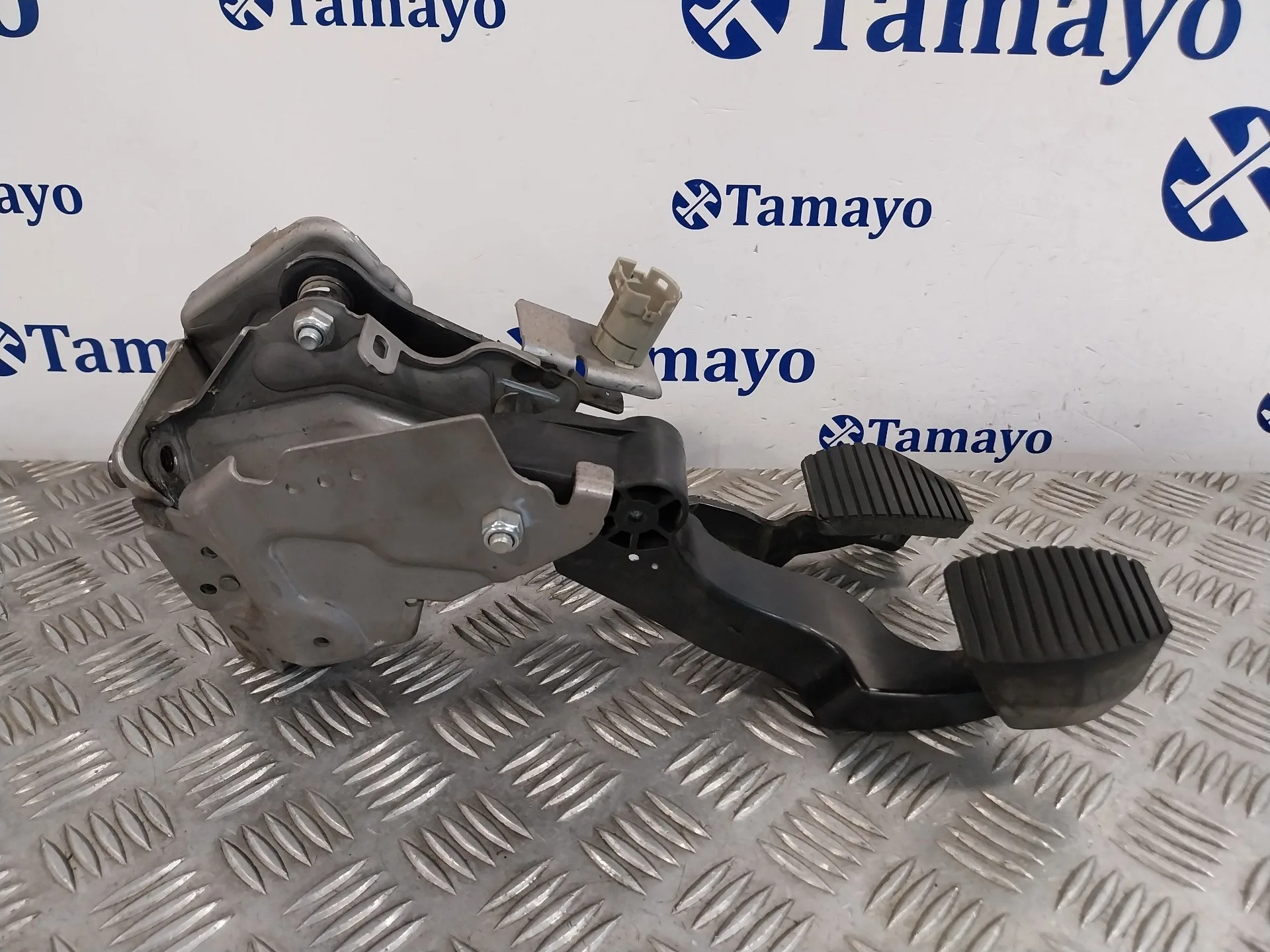 Pedal Embrague para Peugeot 208