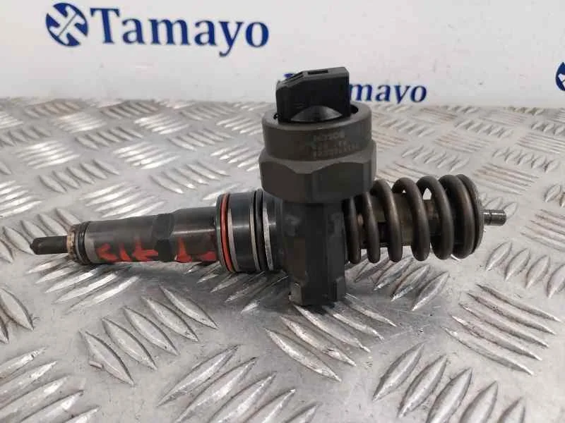 Inyector para Volkswagen Passat Berlina (3B3)