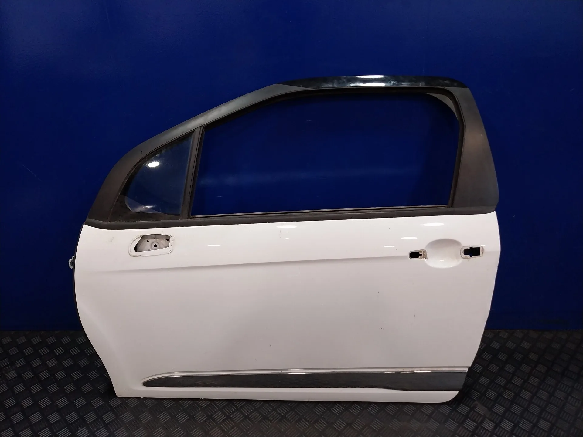Puerta Delantera Izquierda para Citroën Ds3