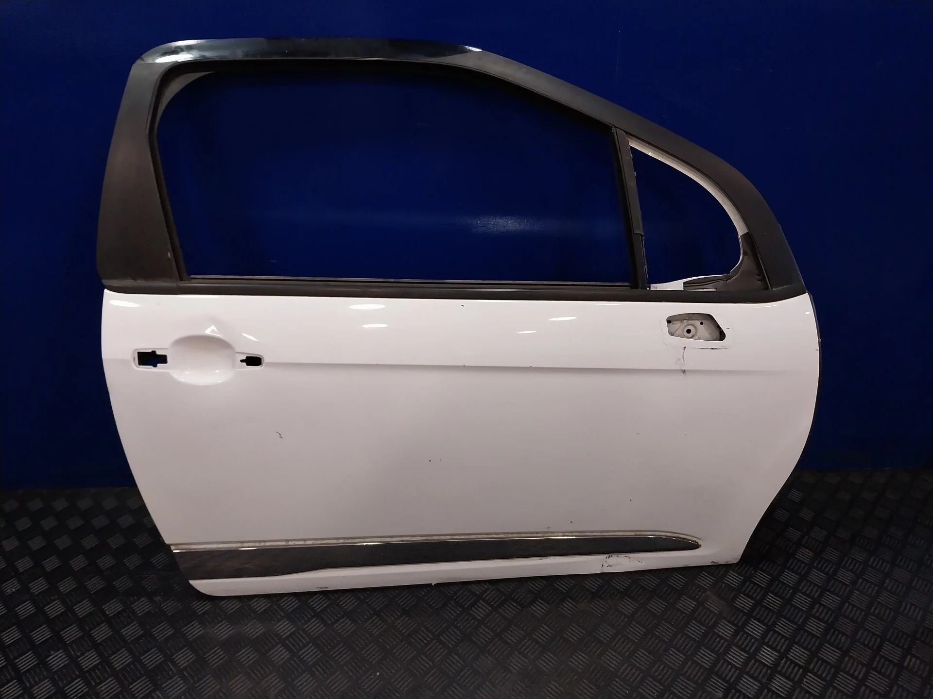 Puerta Delantera Derecha para Citroën Ds3