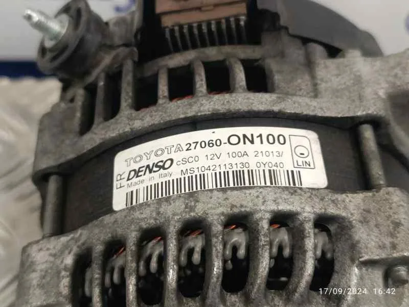 Alternador para Toyota Auris (_E18_)