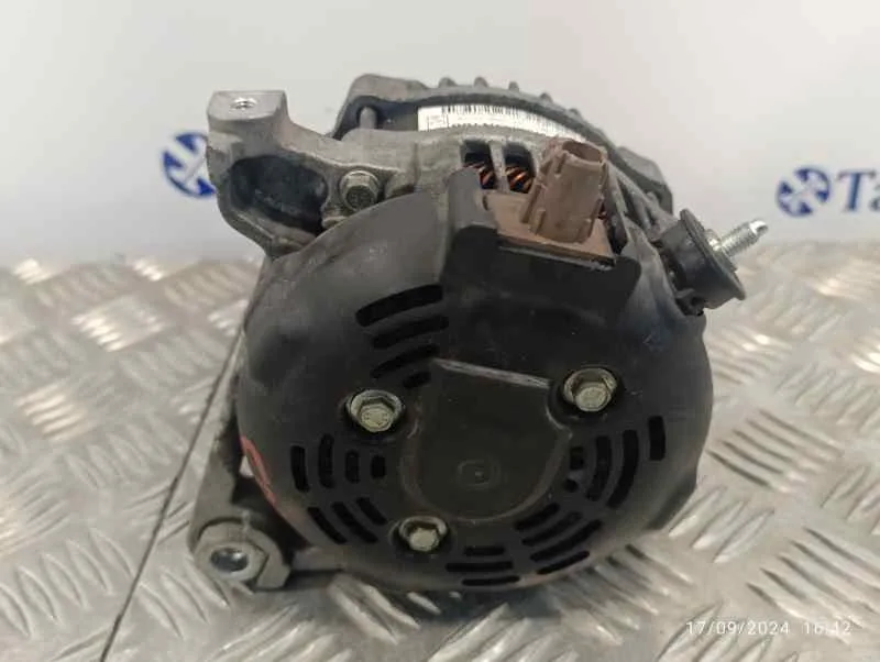 Alternador para Toyota Auris (_E18_)