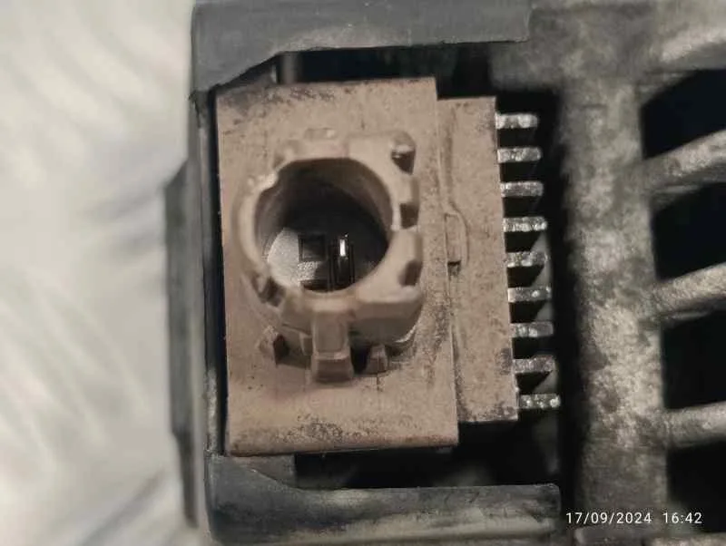 Alternador para Toyota Auris (_E18_)