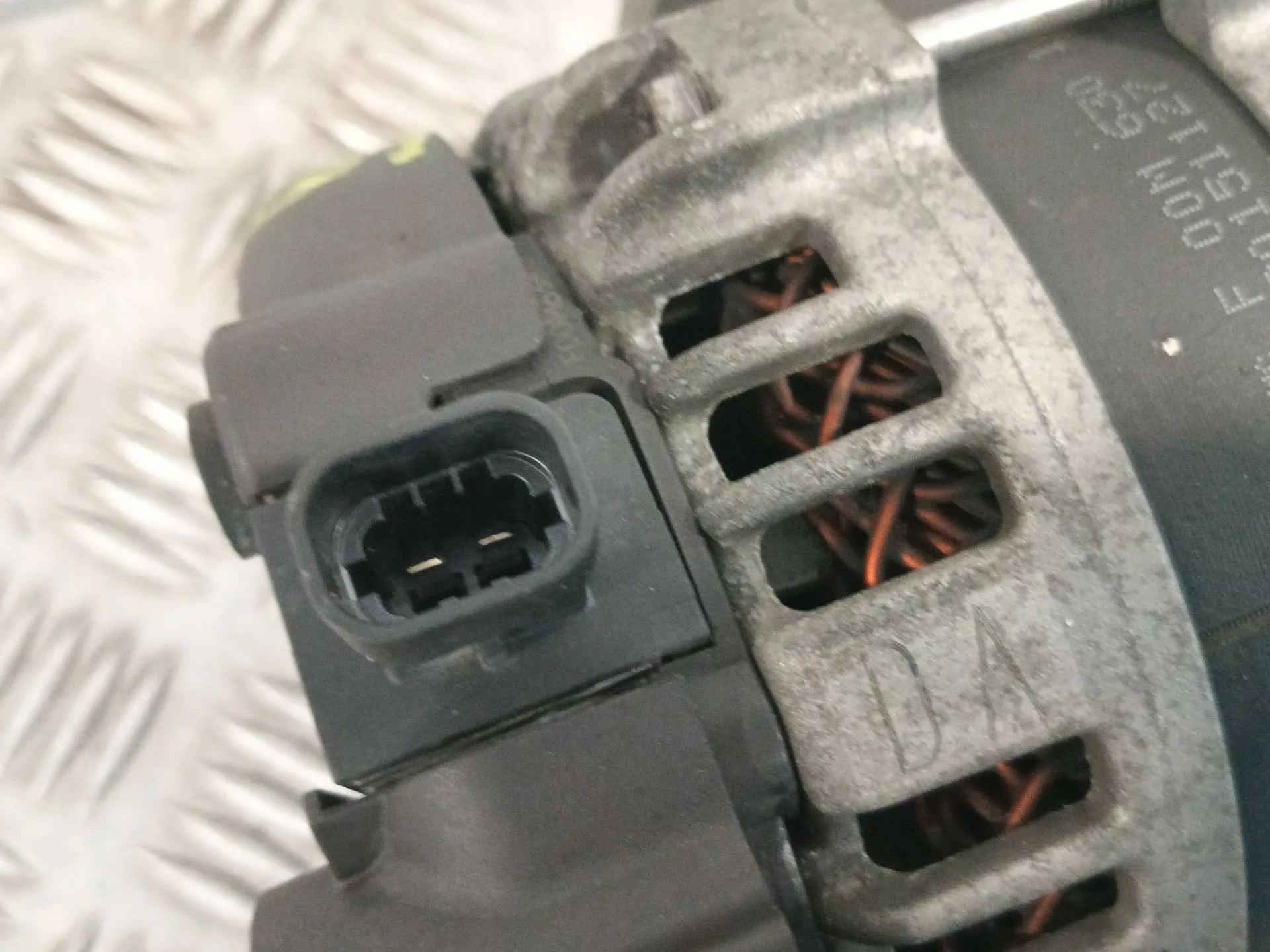 Alternador para Opel Corsa E Furgoneta/Hatchback (X15)