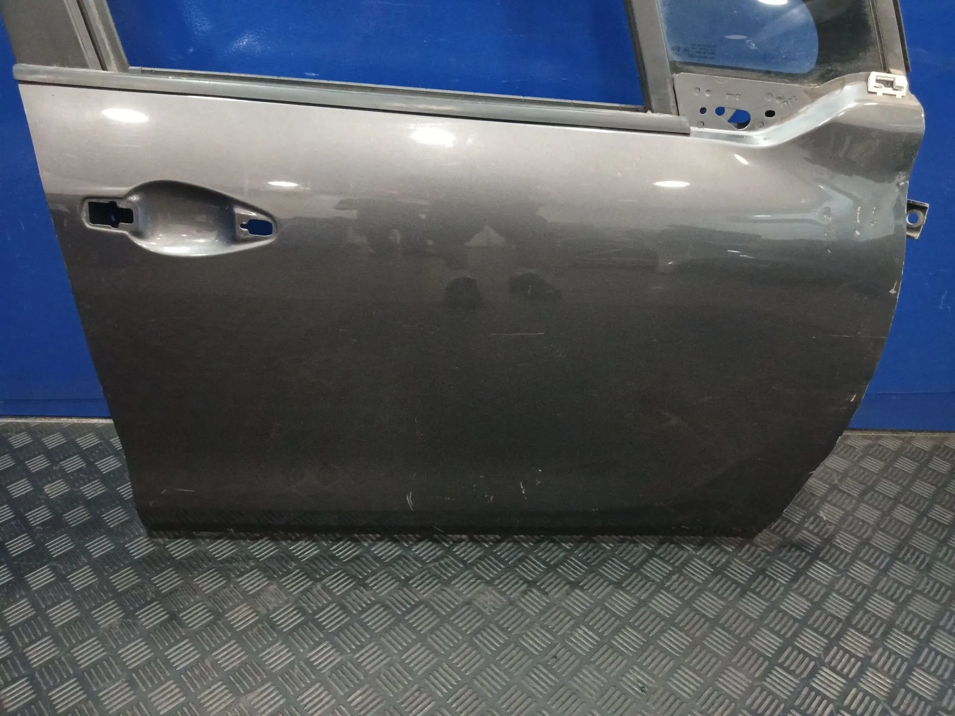 Puerta Delantera Derecha para Peugeot 208