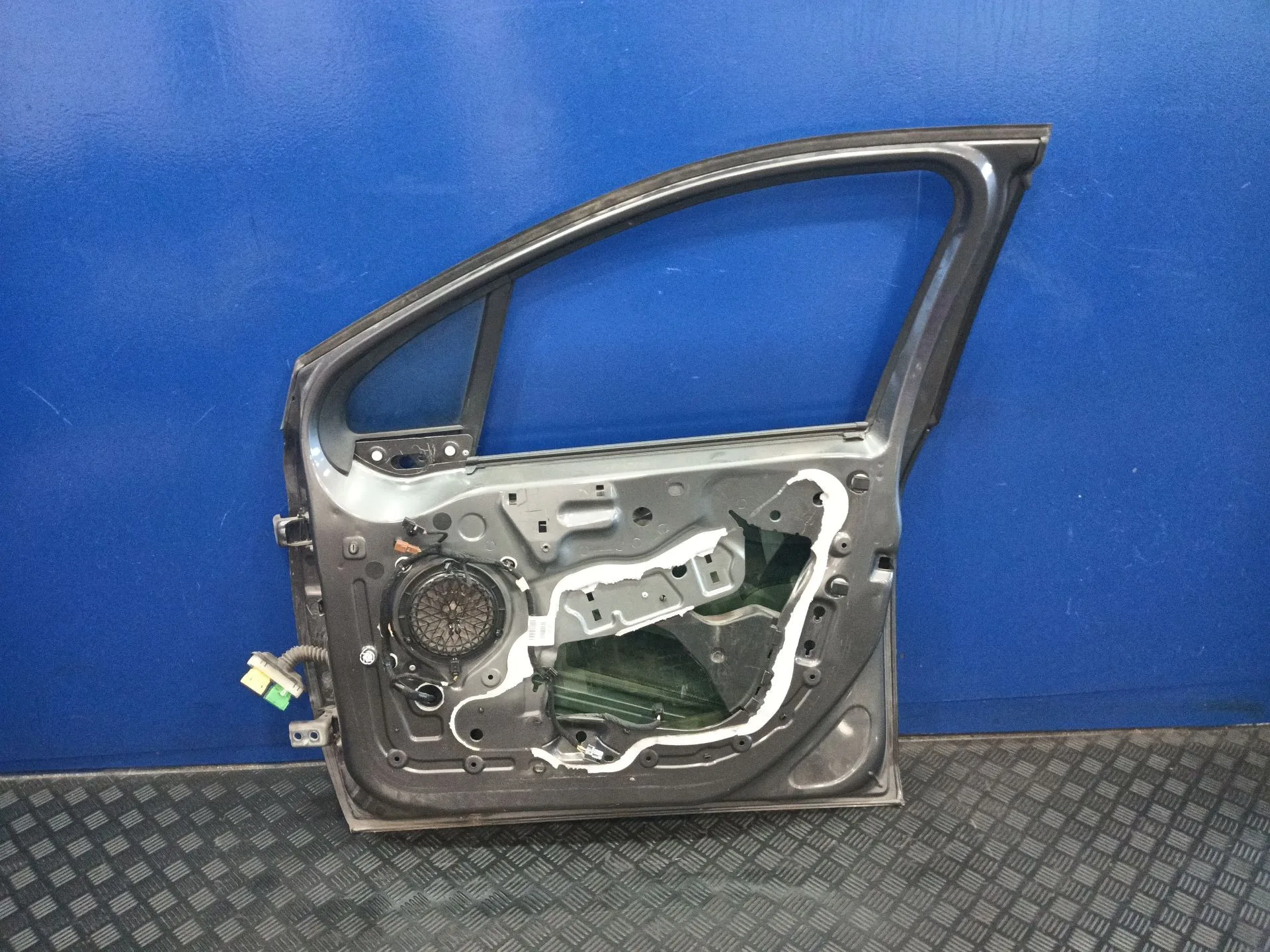 Puerta Delantera Derecha para Peugeot 208