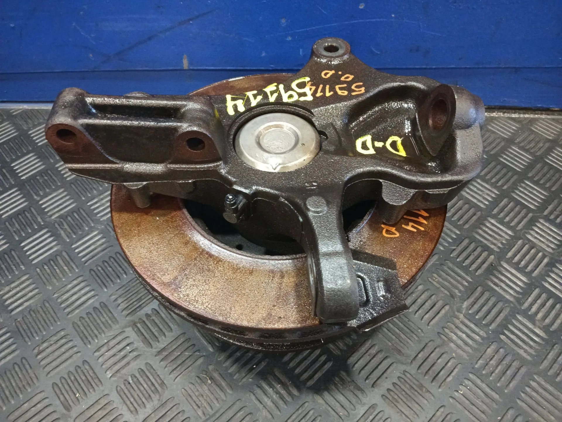 Mangueta Delantera Derecha para Mercedes-Benz Sprinter 5-T Caja/Chasis (B906)