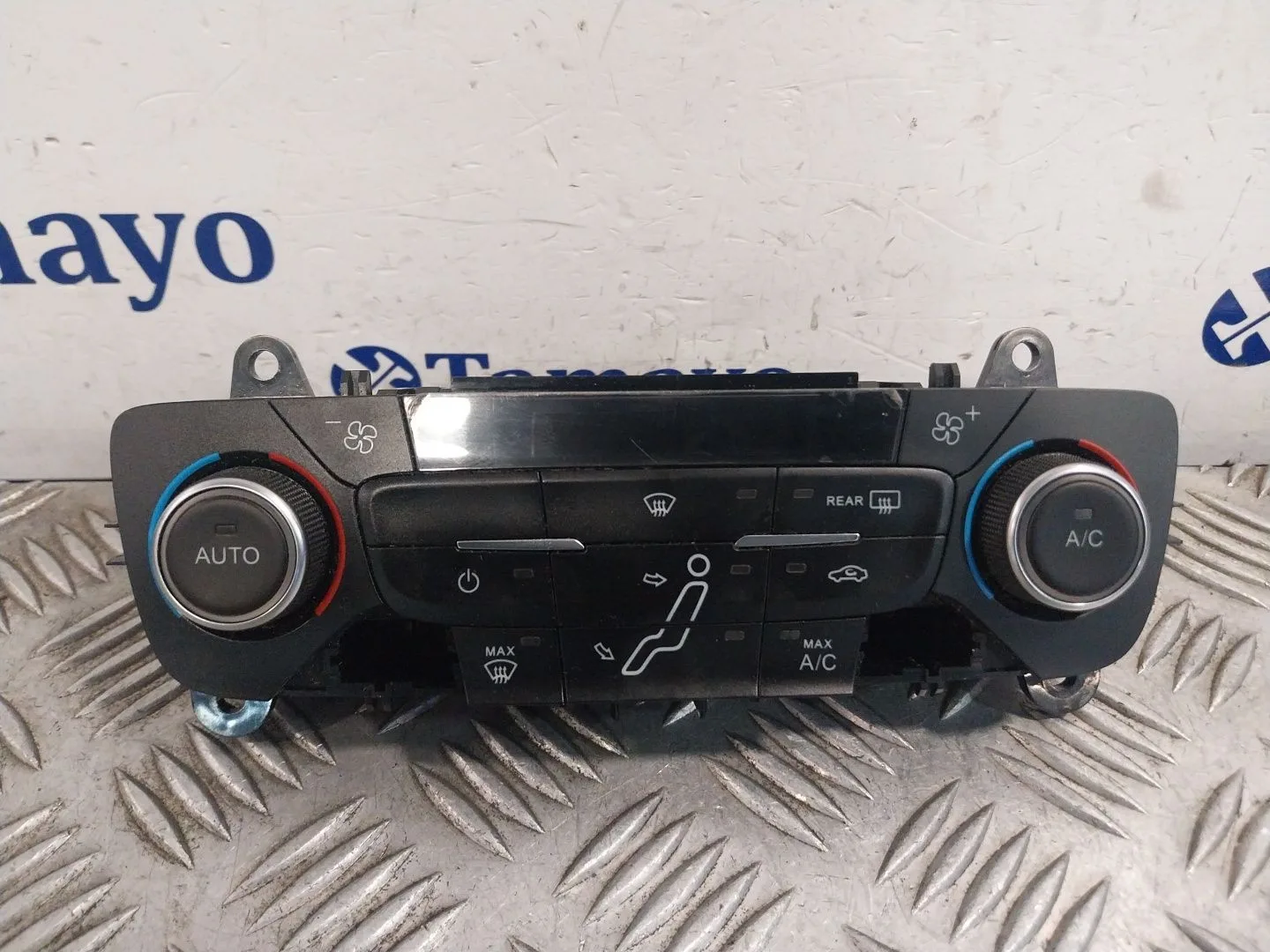 Mando Climatizador para Ford Focus (2014-2018)