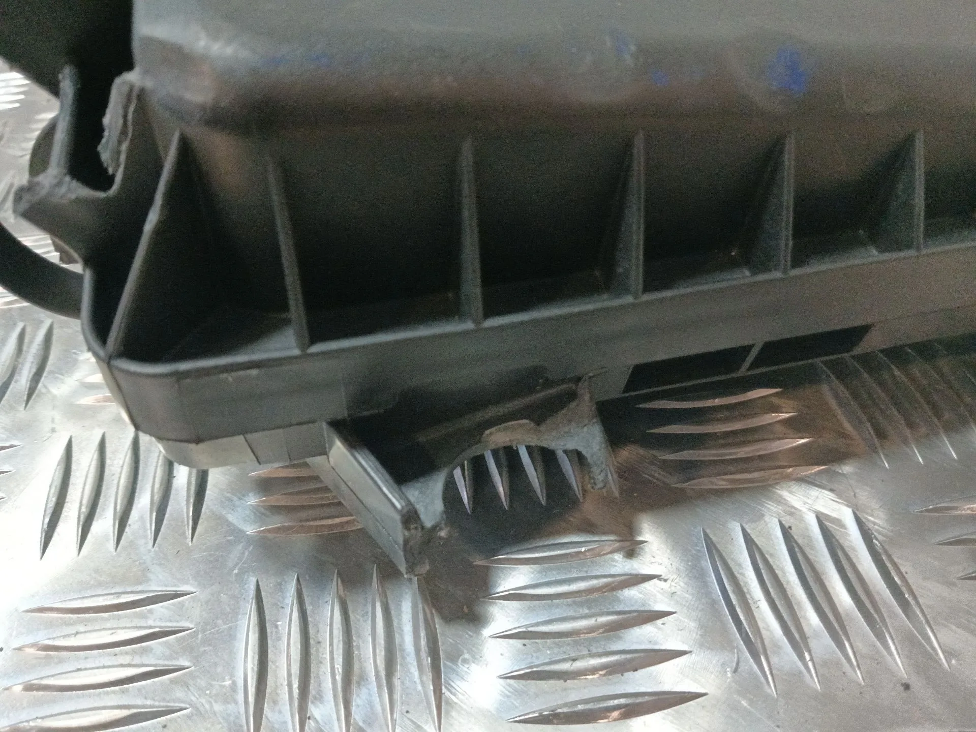 Centralita Motor Uce para Mazda 2 Lim. (De)