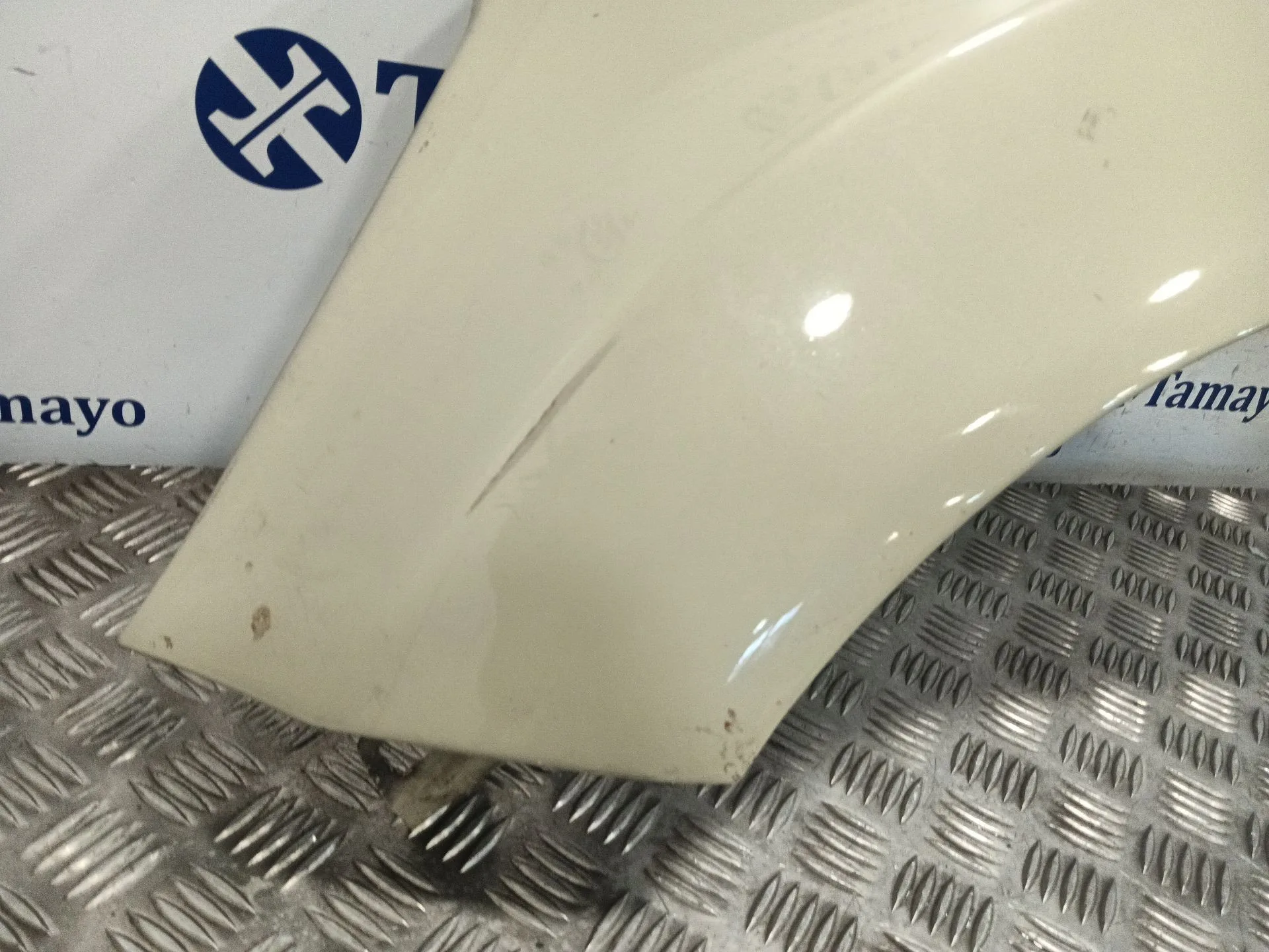 Aleta Delantera Izquierda para Ford Fiesta (Cb1)