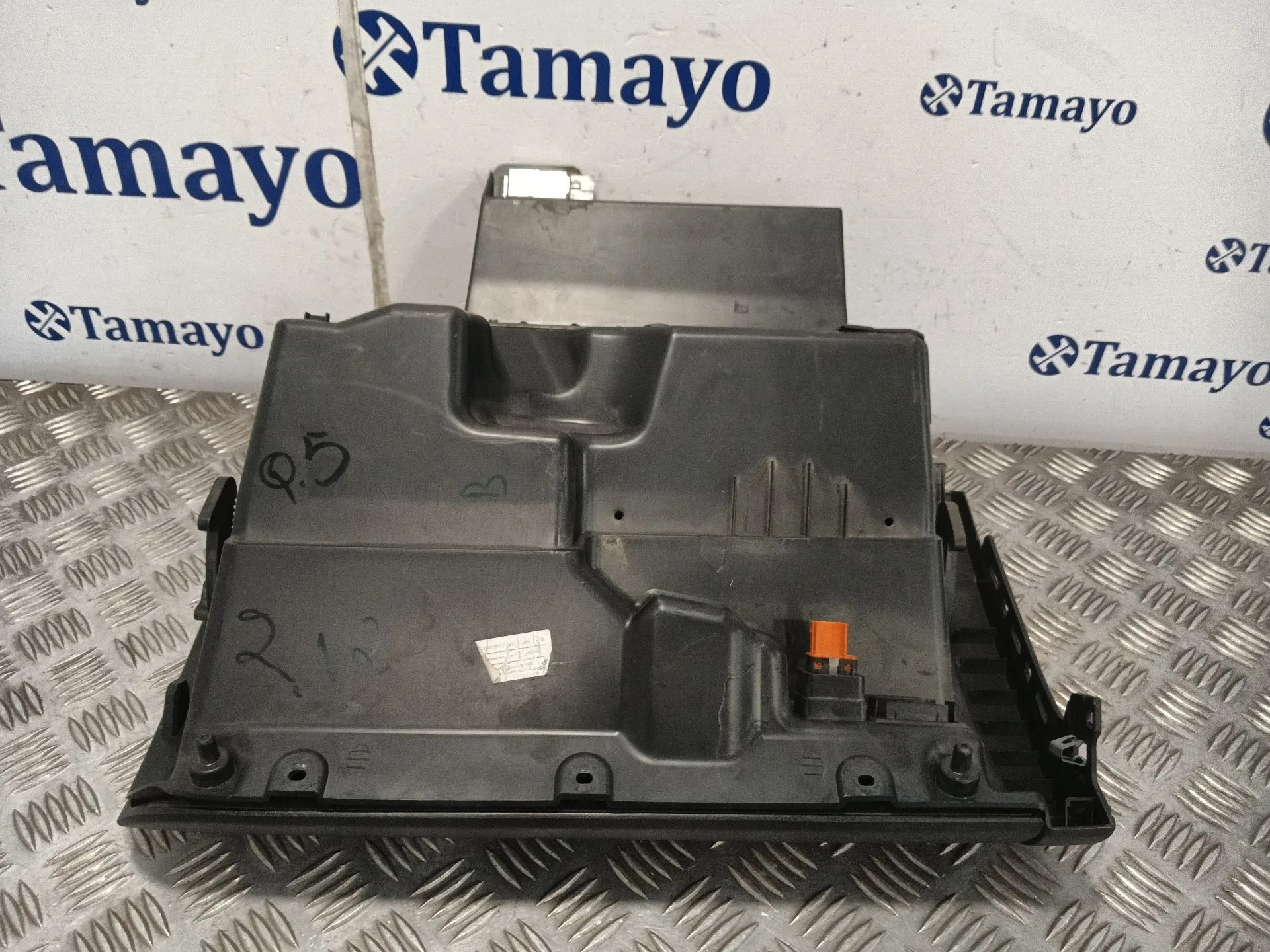 Guantera para Volkswagen Polo (6R1)