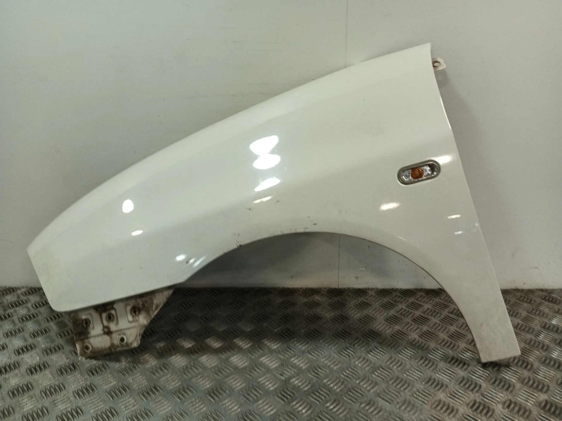 Aleta Delantera Izquierda para Seat Ibiza Iii (6L1)