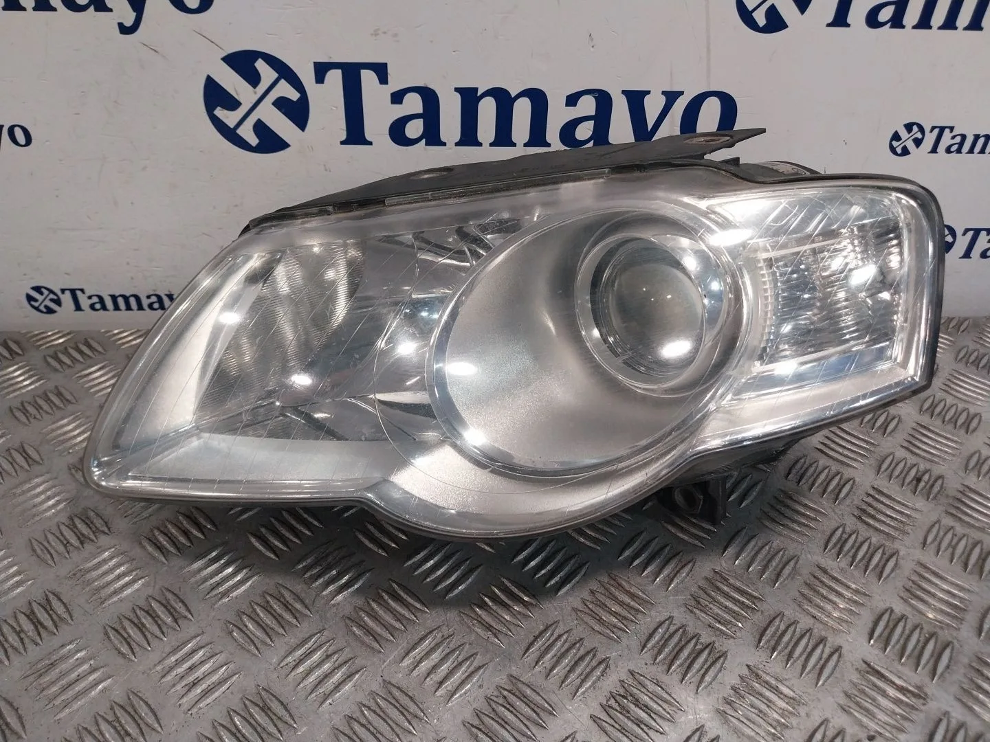 Faro Izquierdo para Volkswagen Passat B6 (3C2)