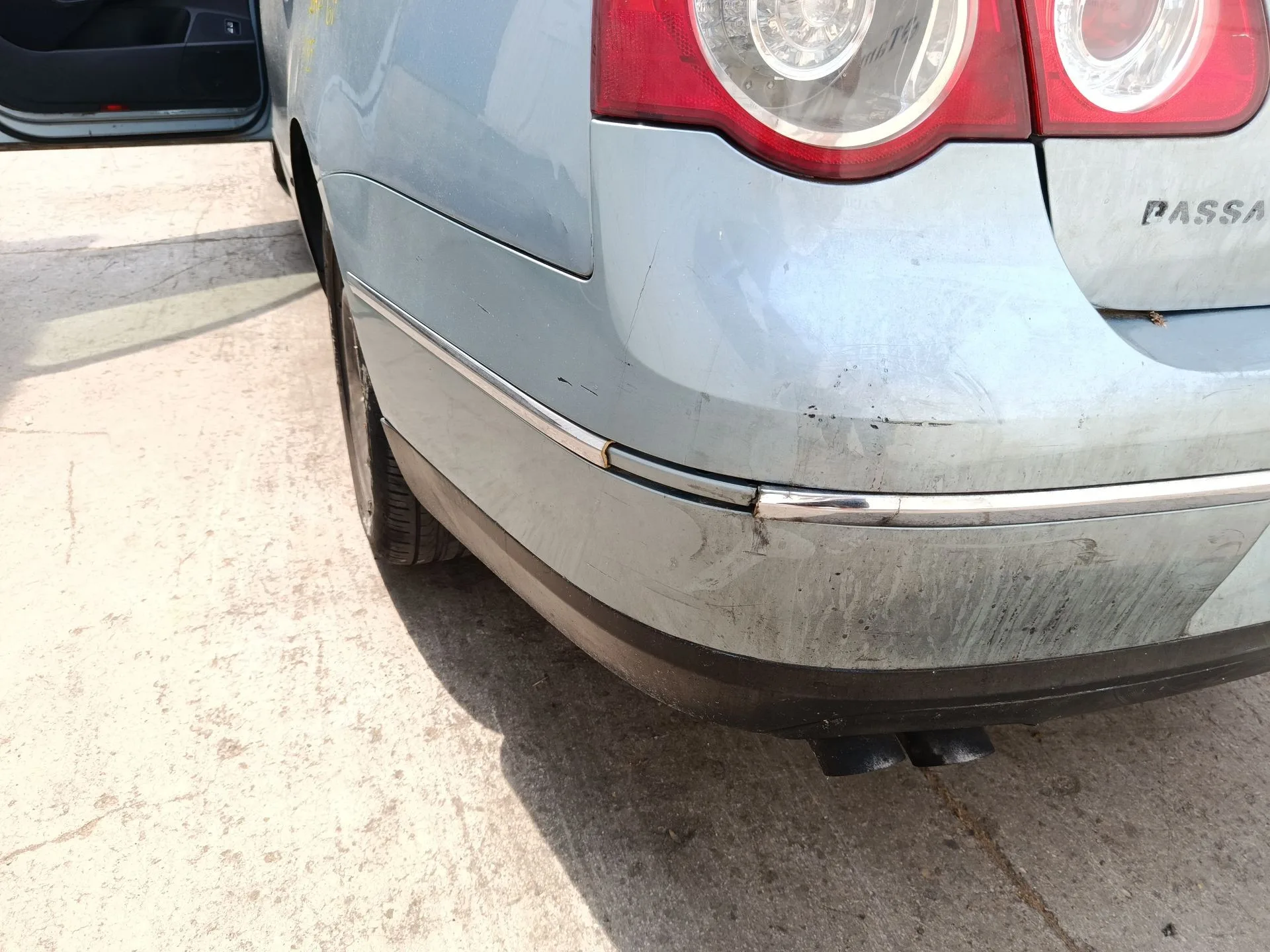 Paragolpes Trasero para Volkswagen Passat B6 (3C2)