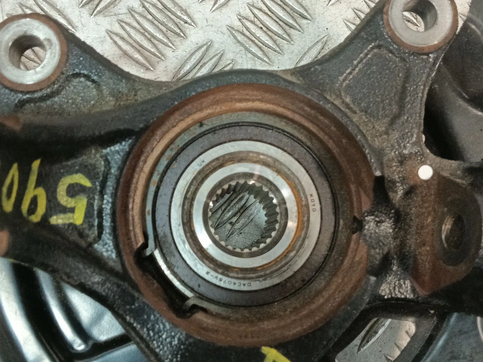 Mangueta Delantera Izquierda para Toyota Yaris (_P13_)