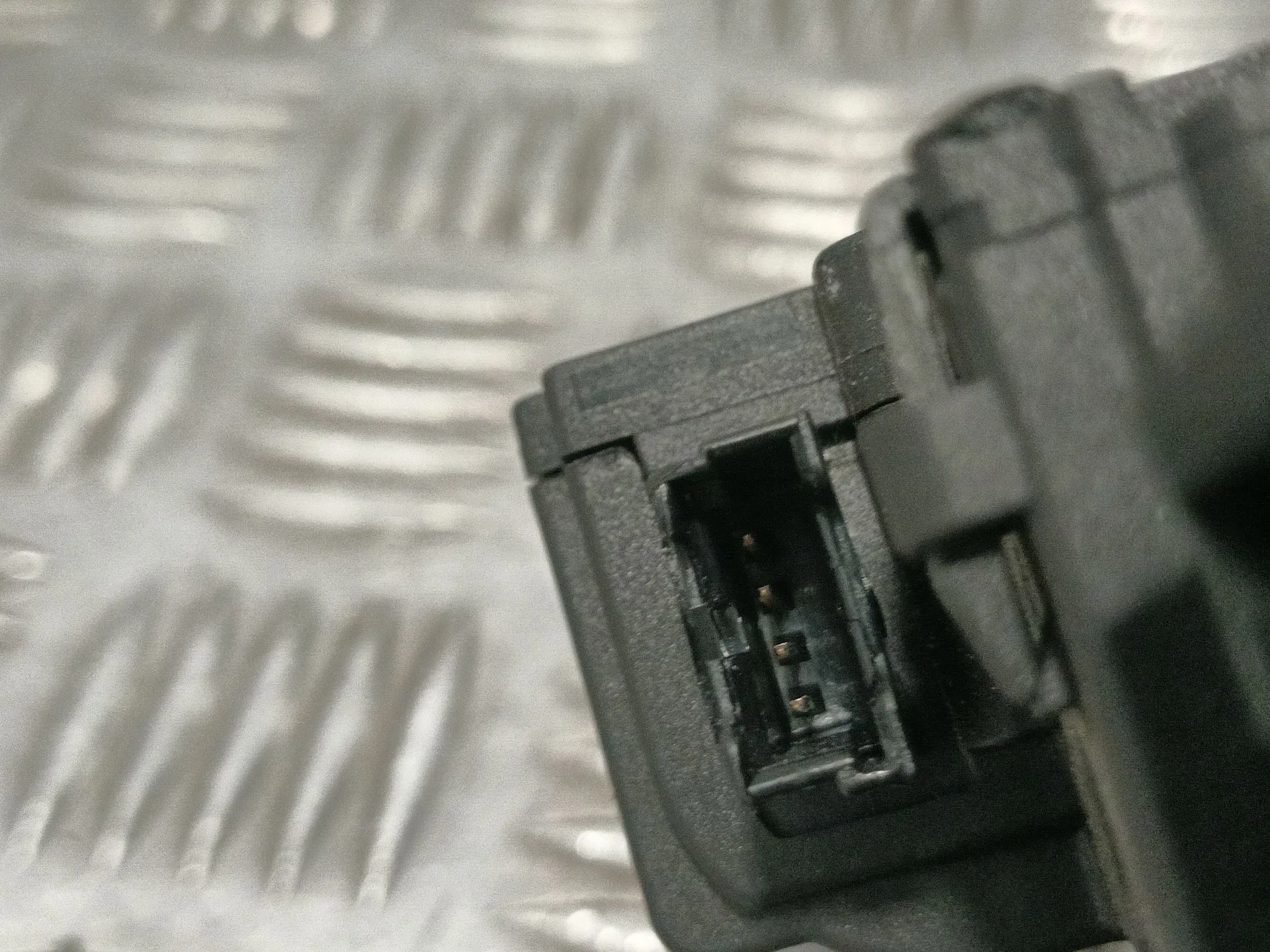 Cerradura Maletero / Porton para Bmw Serie 1 Lim. (F21)