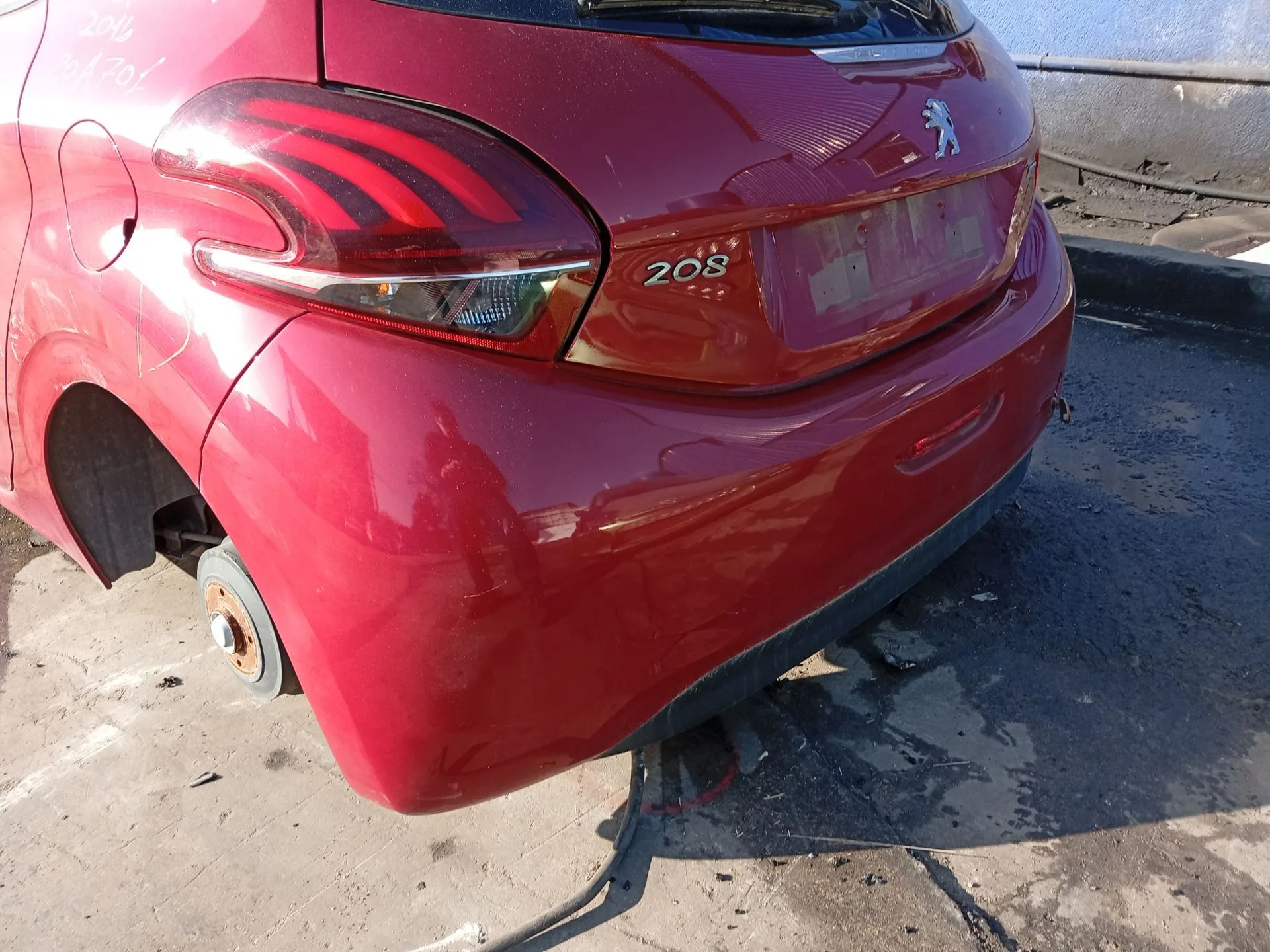 Paragolpes Trasero para Peugeot 208 I (Ca_, Cc_)