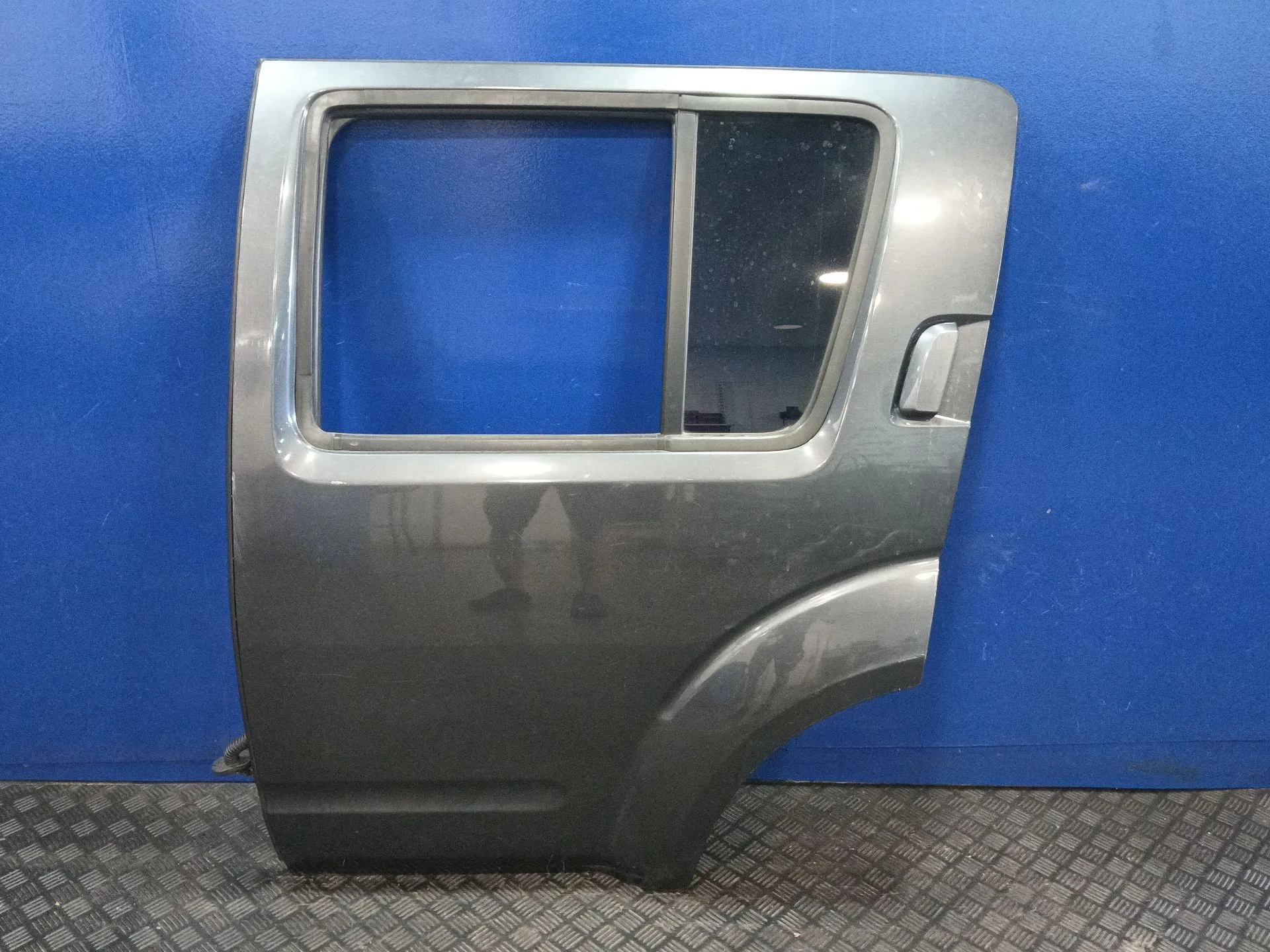 Puerta Trasera Izquierda para Nissan Pathfinder (R51)