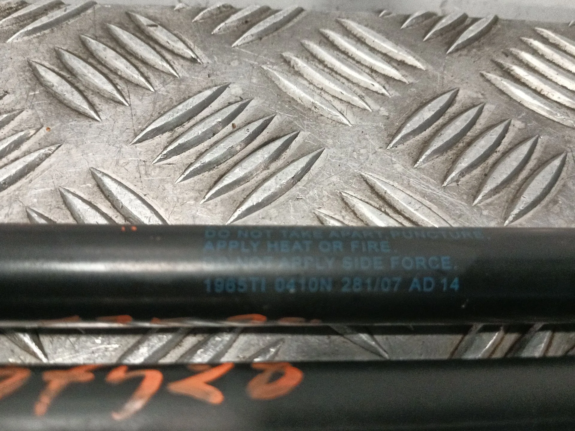 Amortiguadores Maletero / Porton para Suzuki Swift Berlina (Mz)