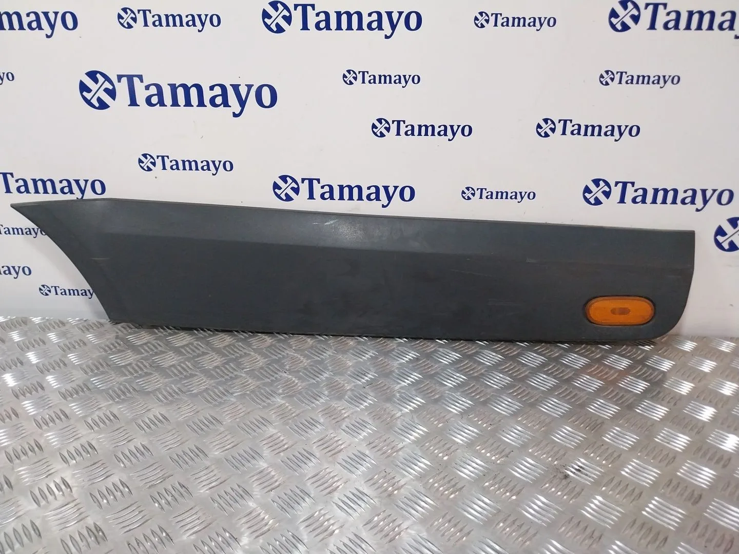 Moldura para Mercedes-Benz Sprinter 02.00 -> Caja Cerrada