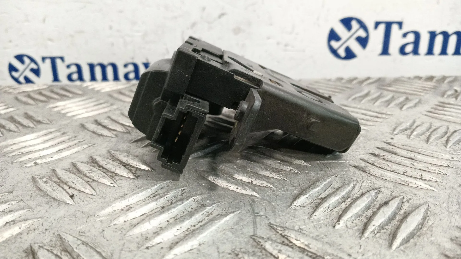Cerradura Maletero / Porton para Nissan Micra (K12E)