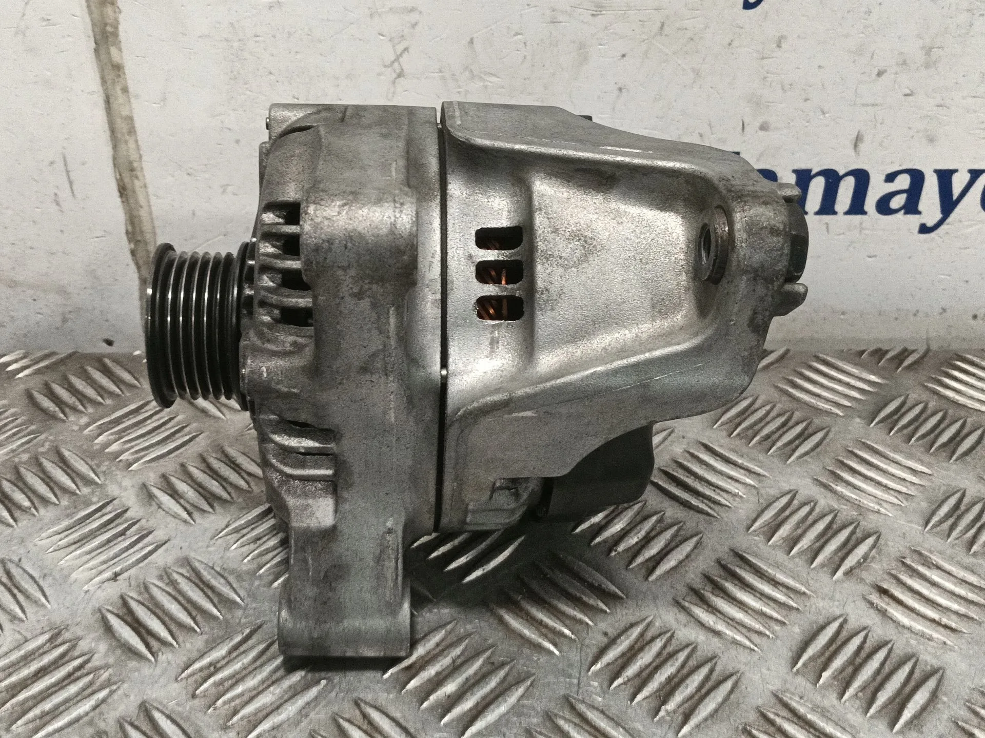 Alternador para Bmw 1 (F21)