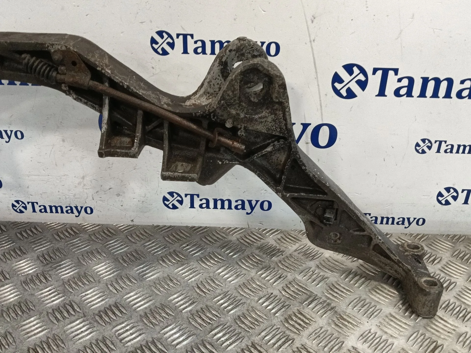 Soporte Brazo Suspension Trasero Izquierdo para Porsche 928