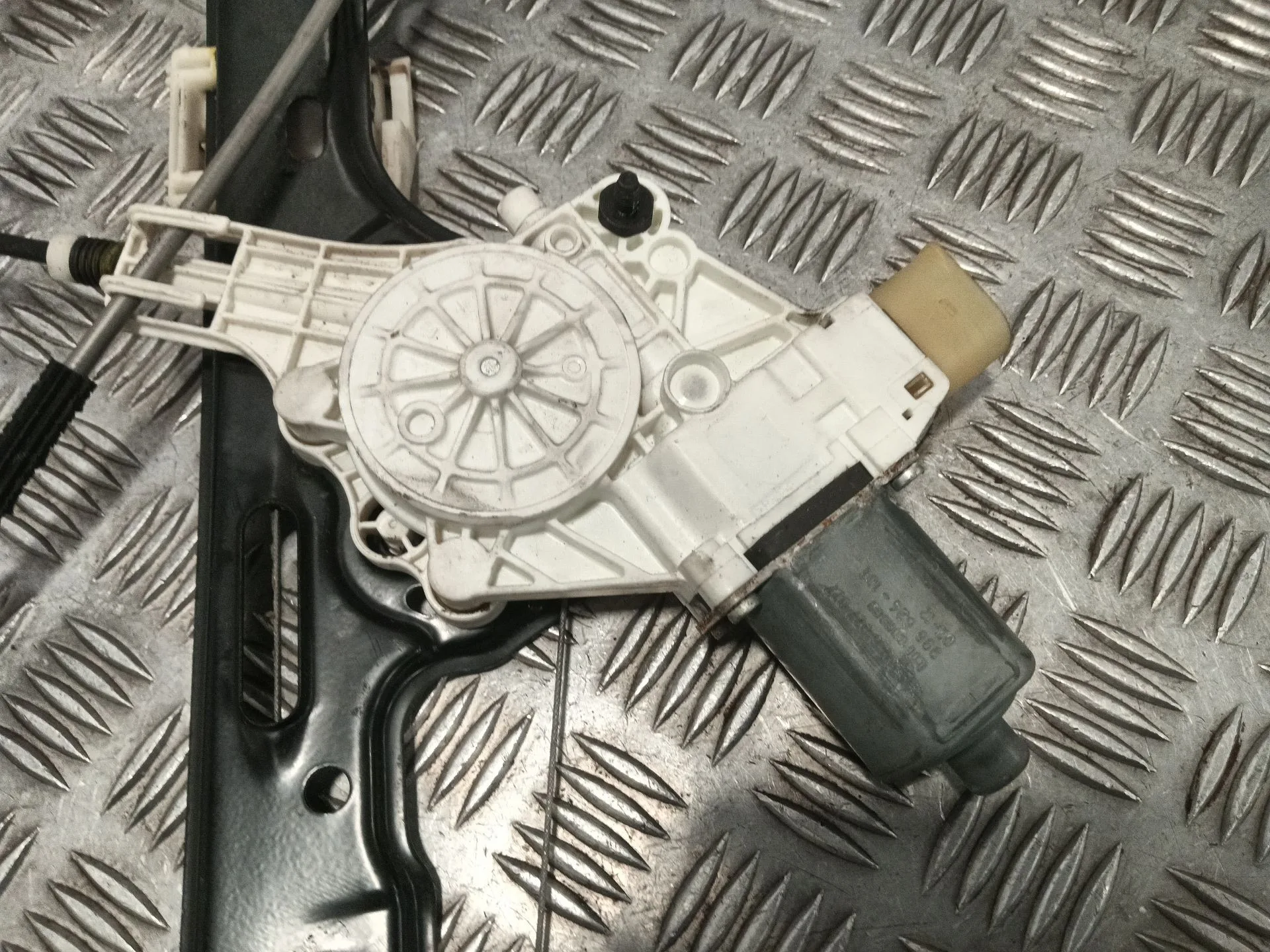 Elevalunas Delantero Izquierdo para Bmw Serie 1 Berlina (E81/E87)