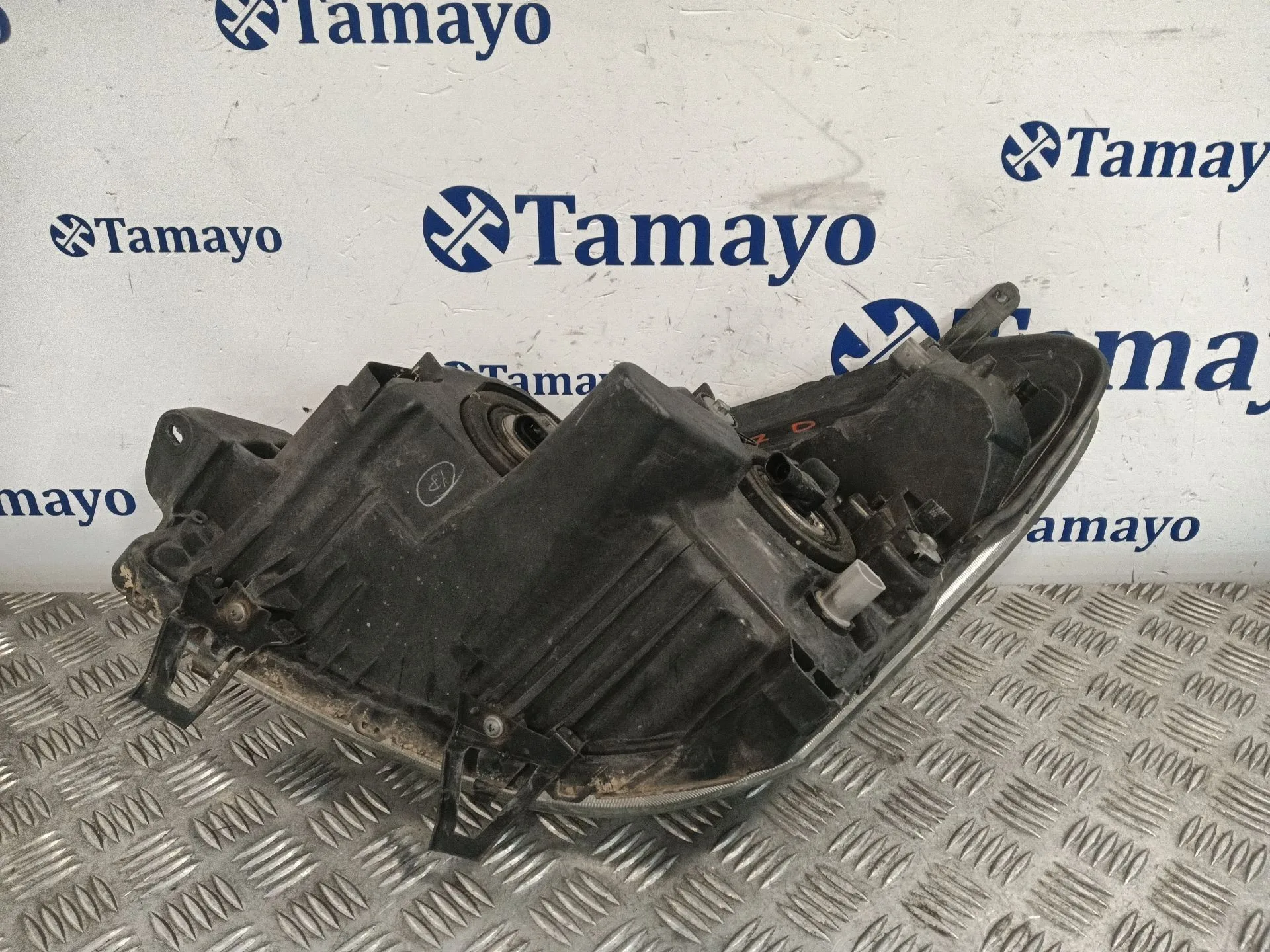 Faro Derecho para Toyota Corolla Verso (R1)