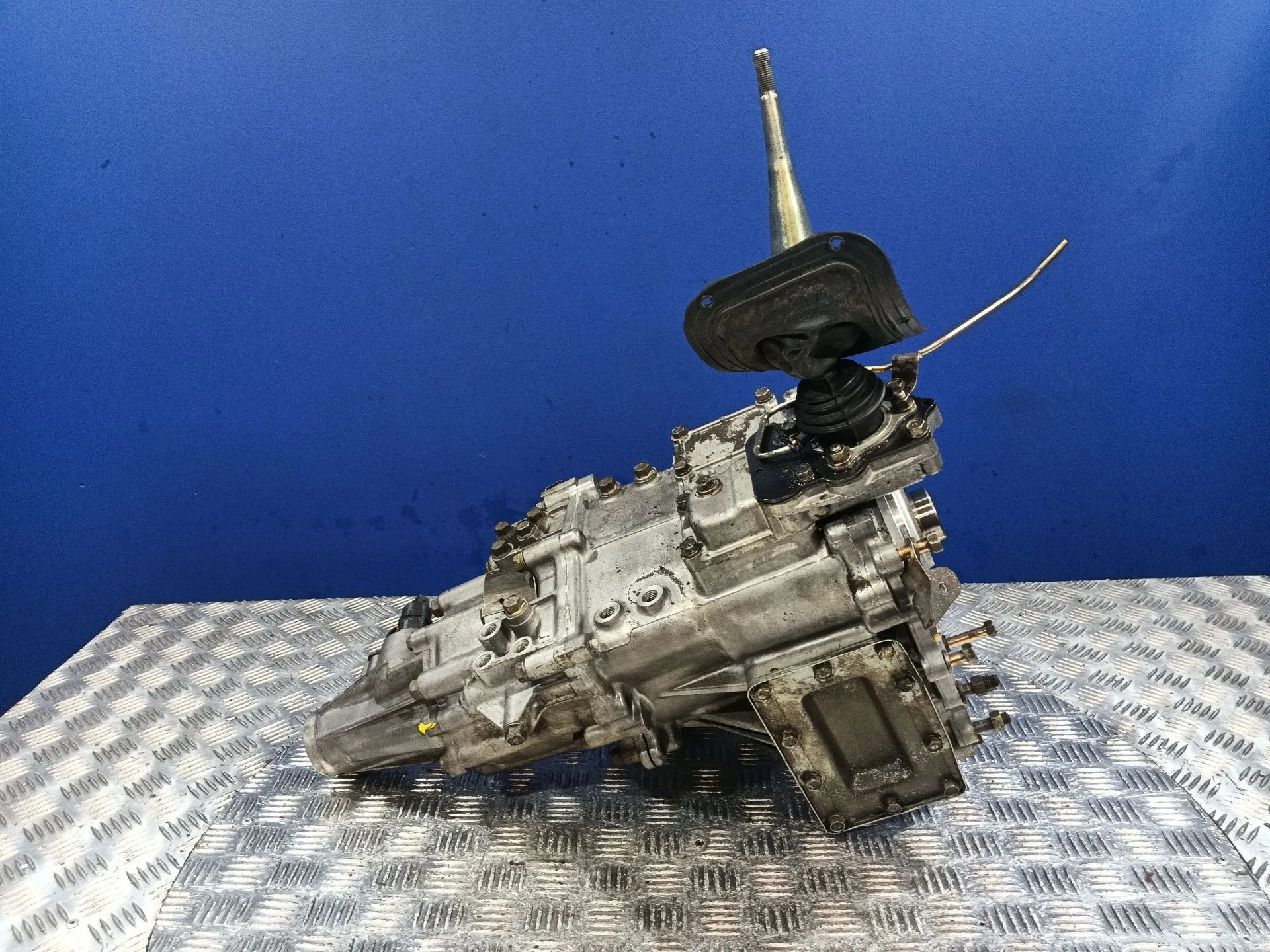 Caja Transfer para Mitsubishi Montero (V20/V40)
