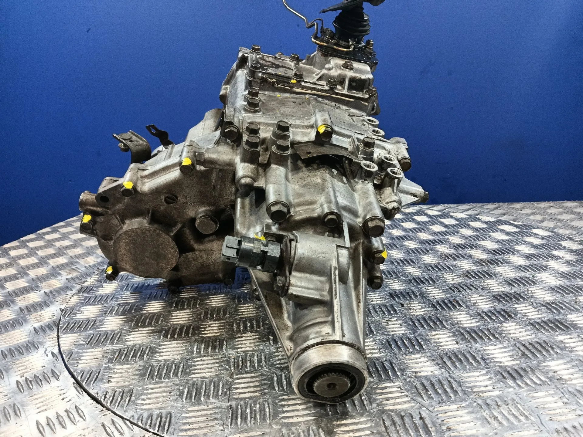 Caja Transfer para Mitsubishi Montero (V20/V40)