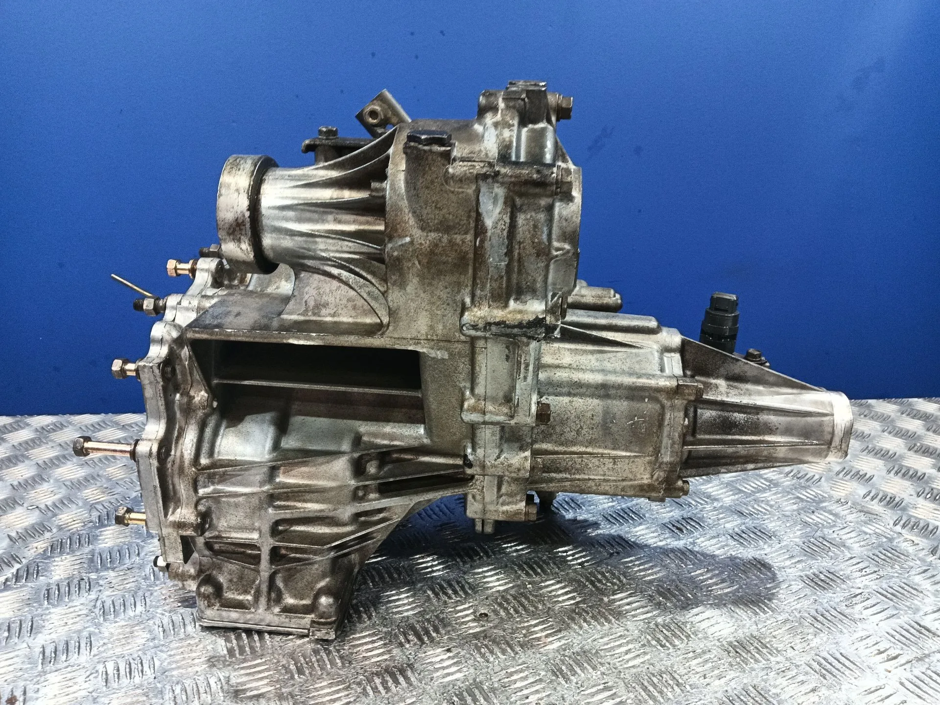 Caja Transfer para Mitsubishi Montero (V20/V40)