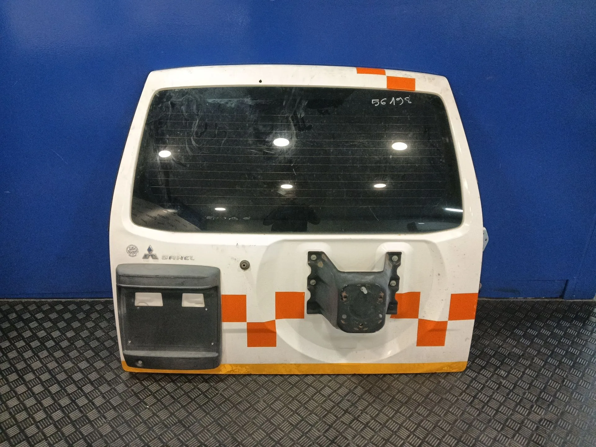 Porton Trasero para Mitsubishi Montero (V60/V70)