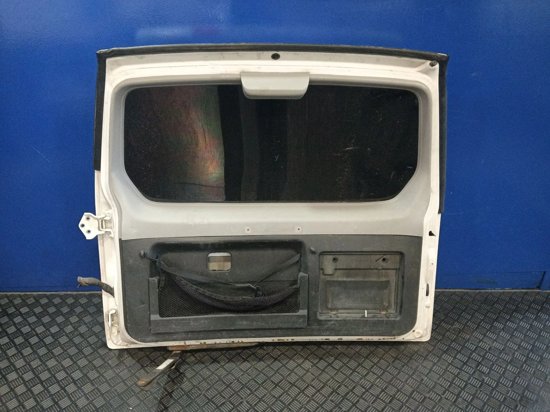 Porton Trasero para Mitsubishi Montero (V60/V70)